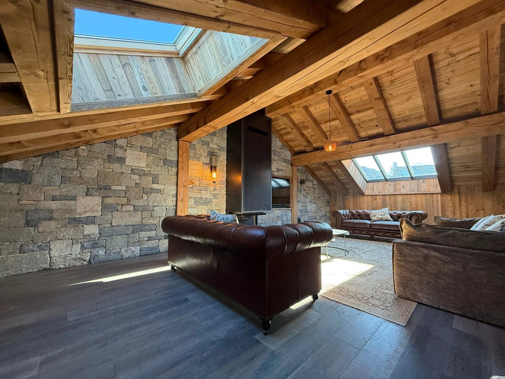 chalet 7 Rooms for sale on Méribel (73550)