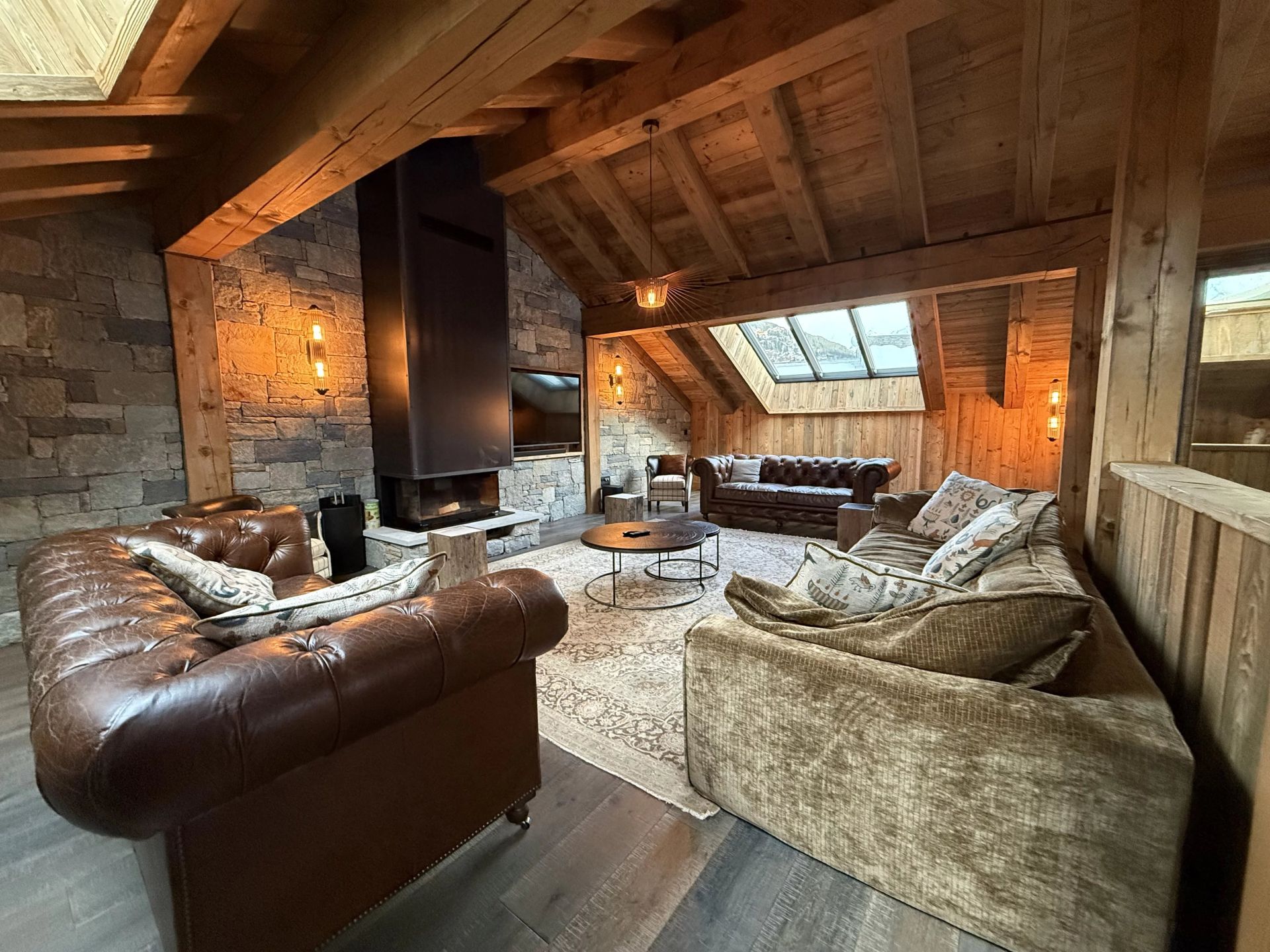 chalet 7 Rooms for sale on Méribel (73550)