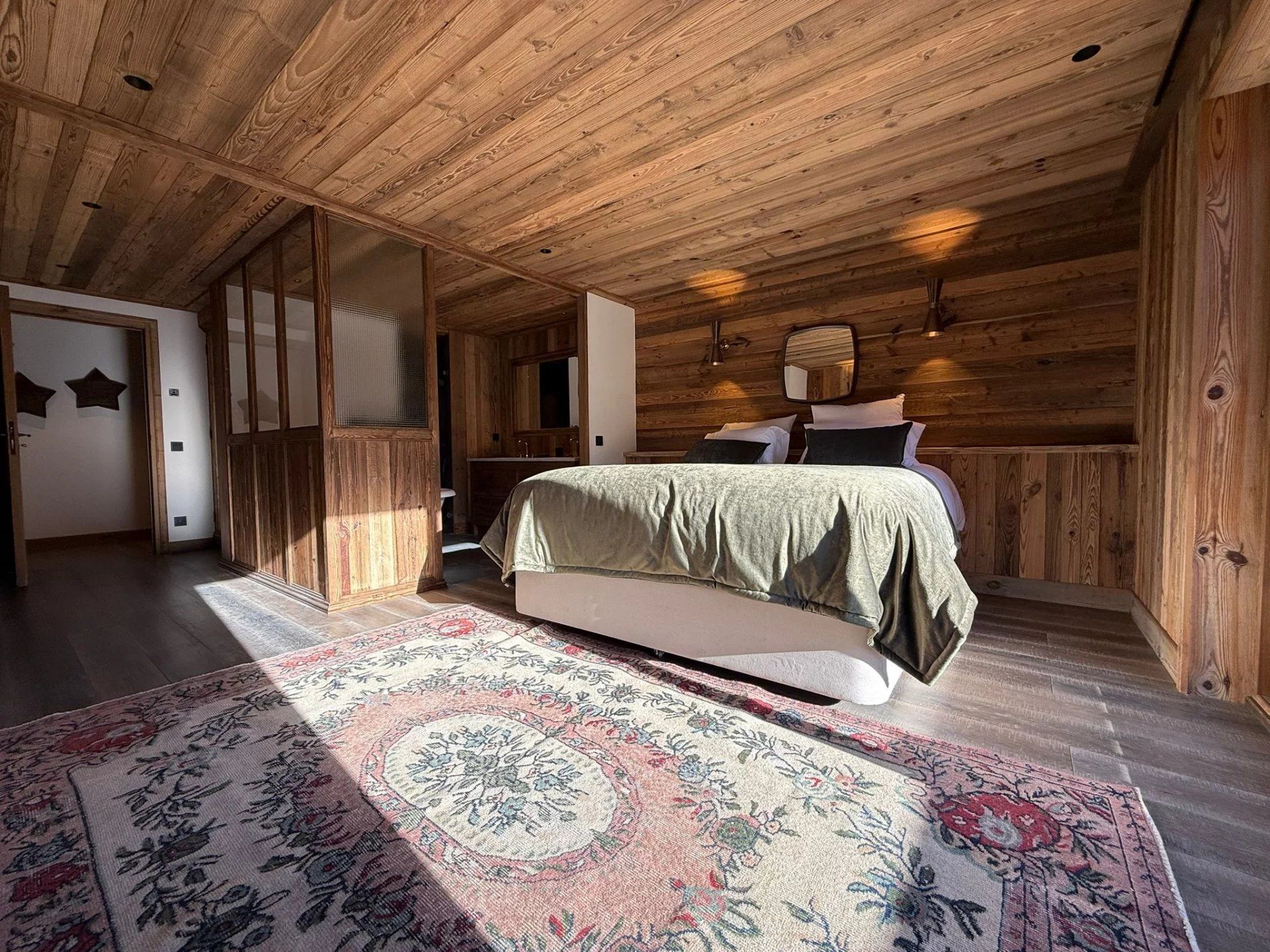 chalet 7 Rooms for sale on Méribel (73550)