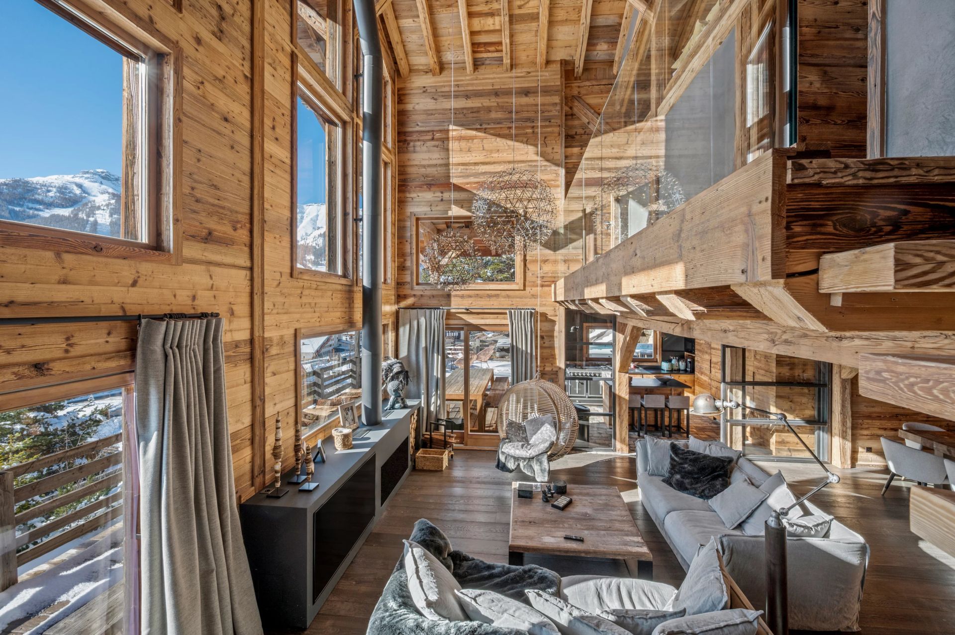 chalet 7 Rooms for sale on Auron (06660)