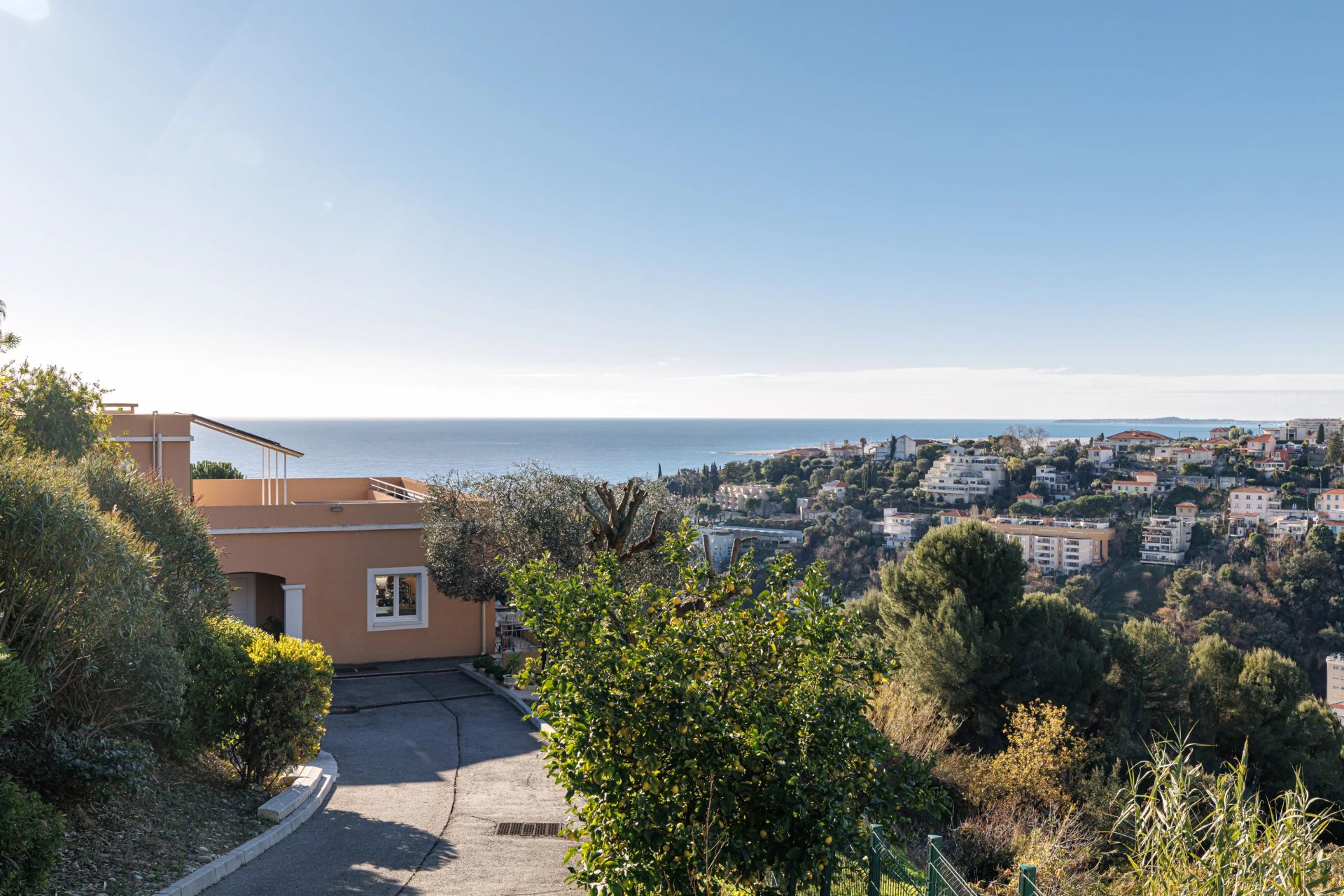 villa 5 Rooms for sale on Nice (06000)