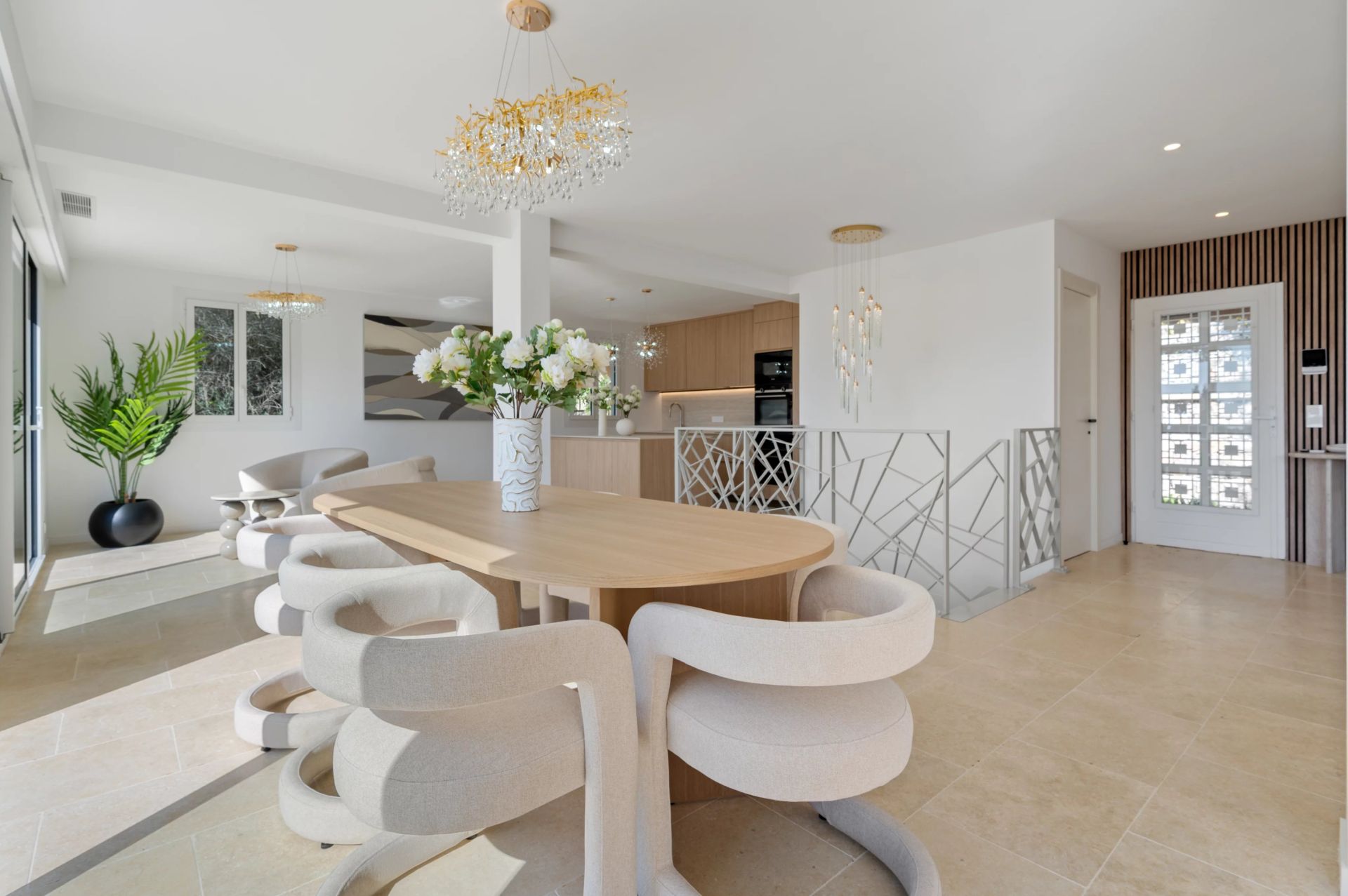 villa 8 Rooms for sale on La Turbie (06320)