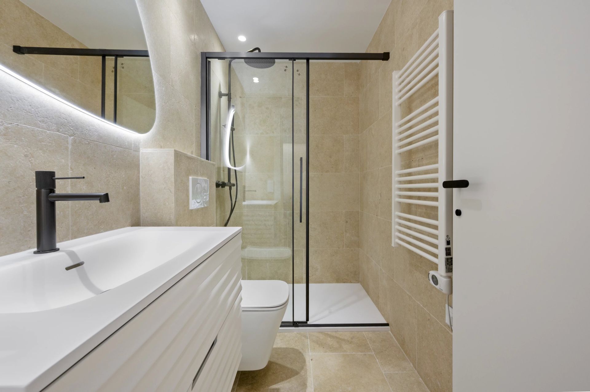 villa 8 Rooms for sale on La Turbie (06320)