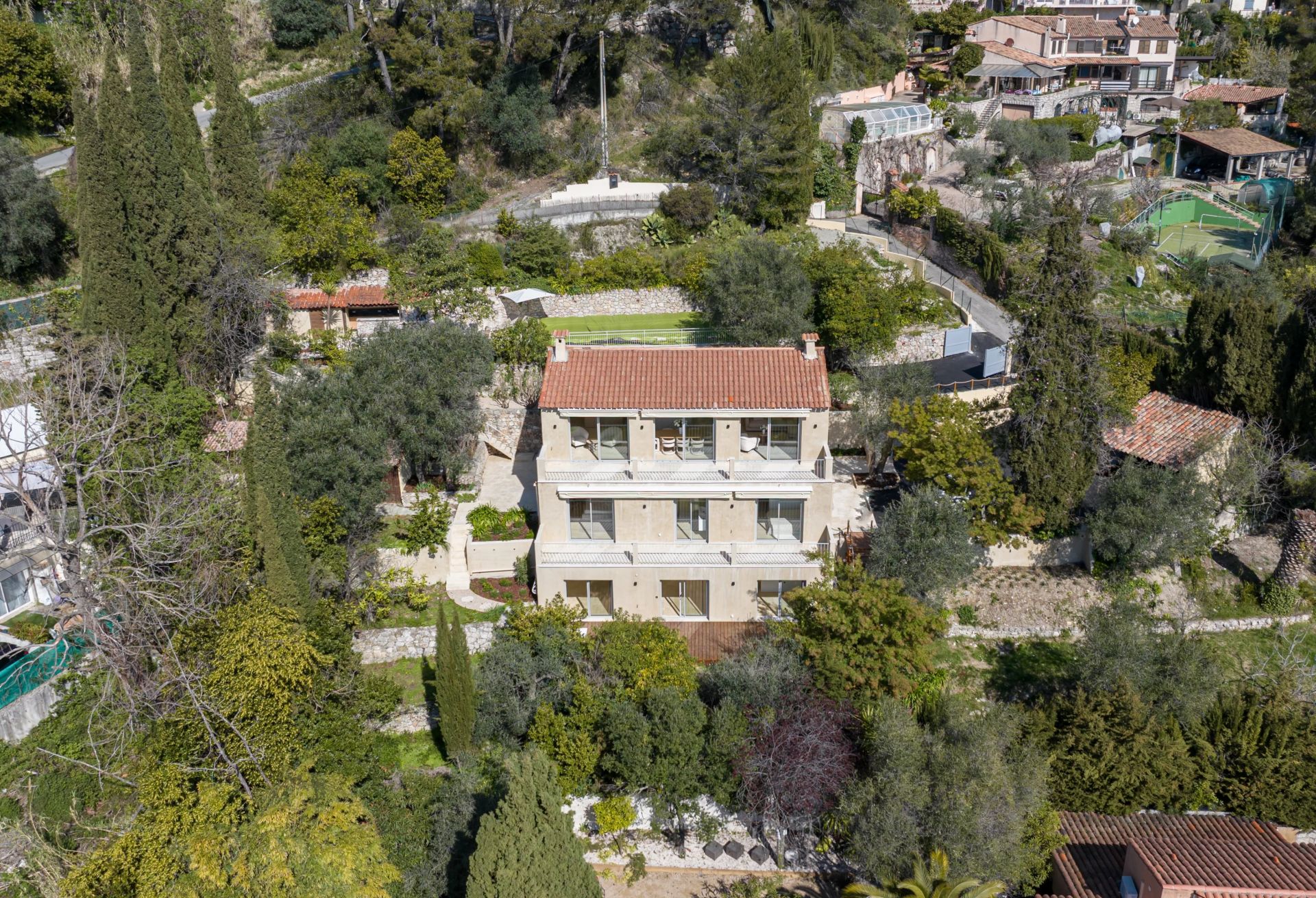 villa 8 Rooms for sale on La Turbie (06320)