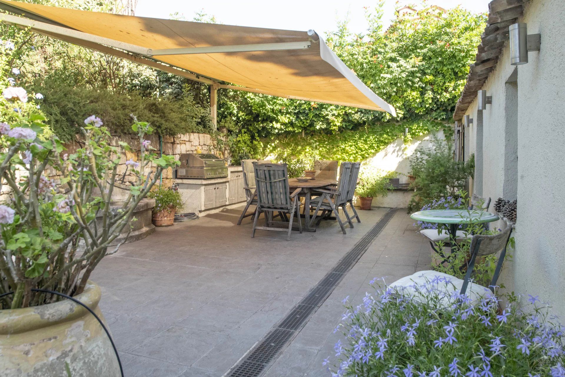 villa 6 Rooms for sale on Mouans-Sartoux (06370)