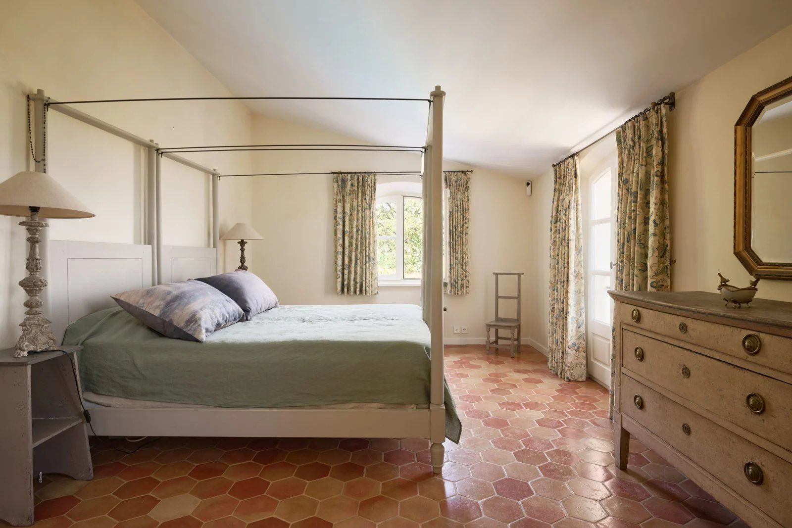 house 6 Rooms for sale on Valbonne (06560)