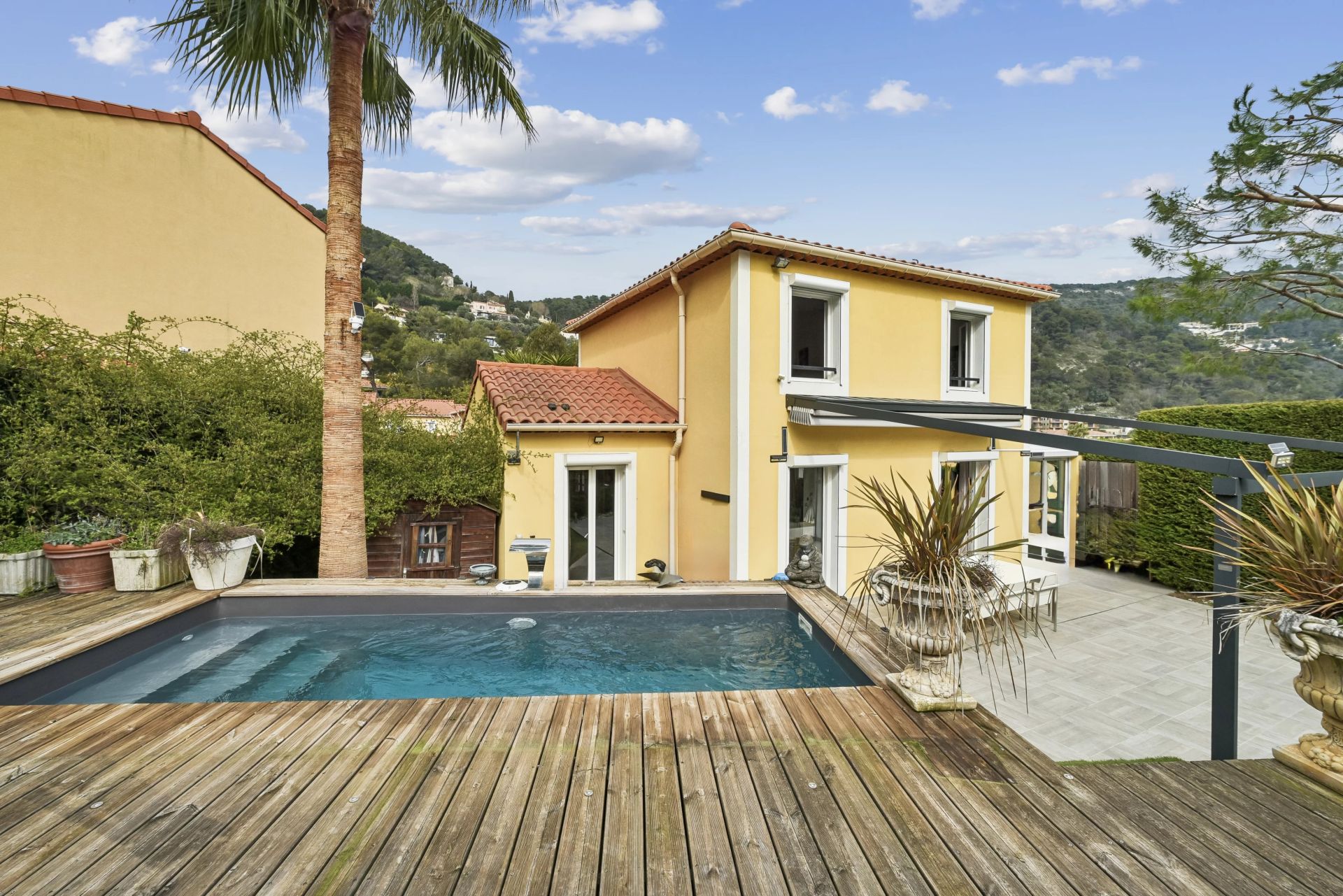 villa 4 Rooms for sale on Èze (06360)