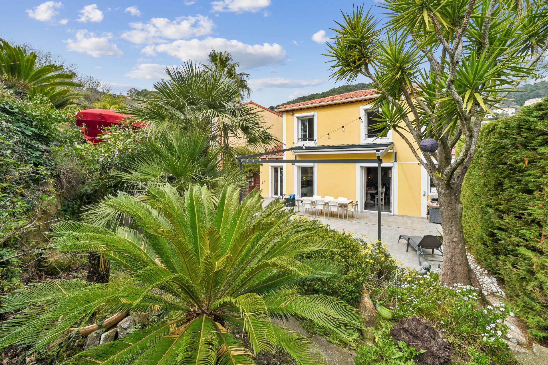 villa 4 Rooms for sale on Èze (06360)