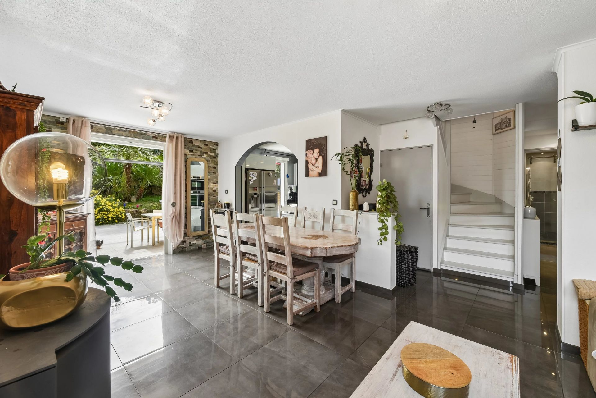 villa 4 Rooms for sale on Èze (06360)