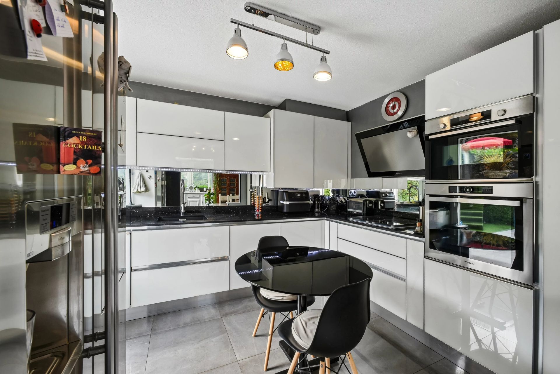 villa 4 Rooms for sale on Èze (06360)