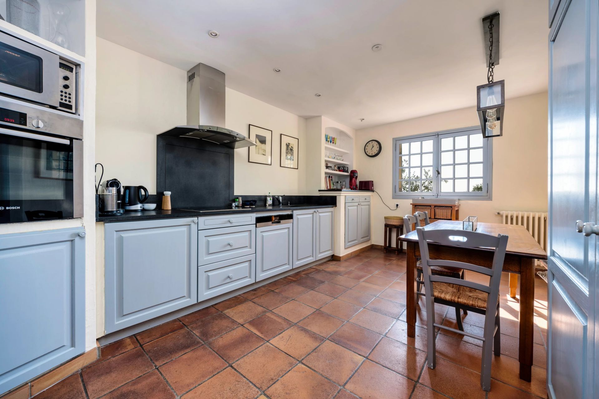 villa 9 Rooms for sale on Le Rouret (06650)