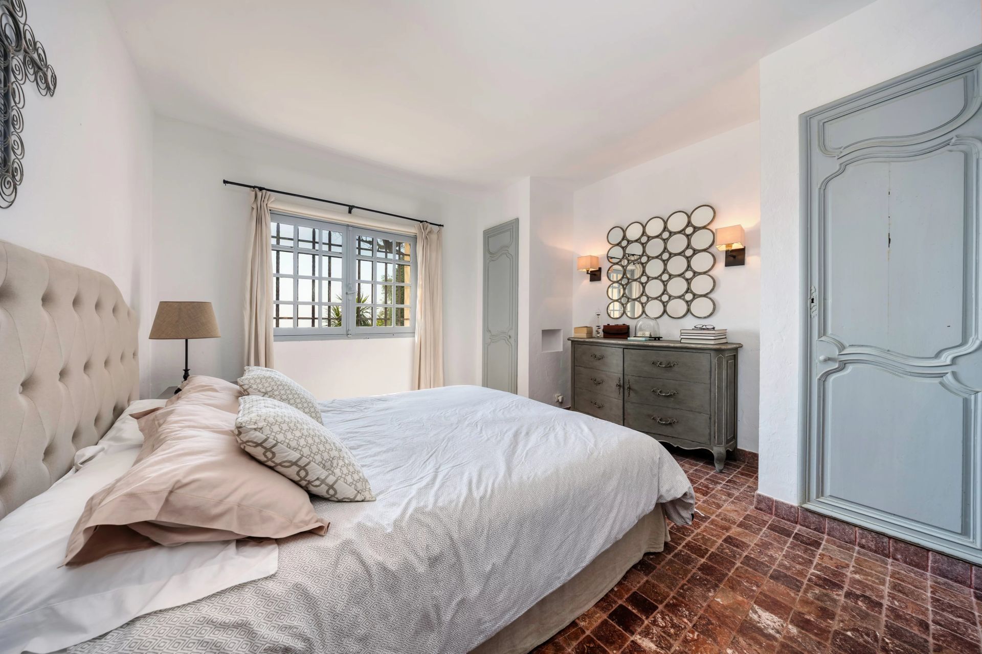 villa 9 Rooms for sale on Le Rouret (06650)