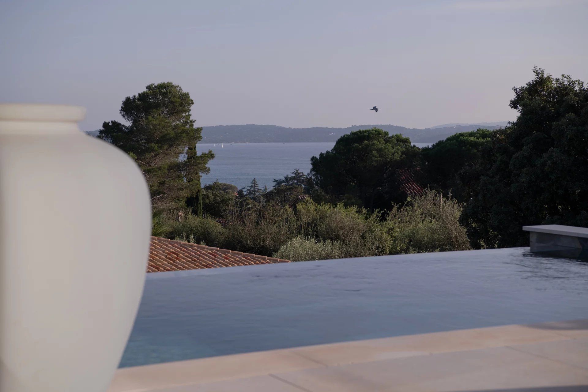 villa 5 Rooms for seasonal rent on Sainte-Maxime (83120)