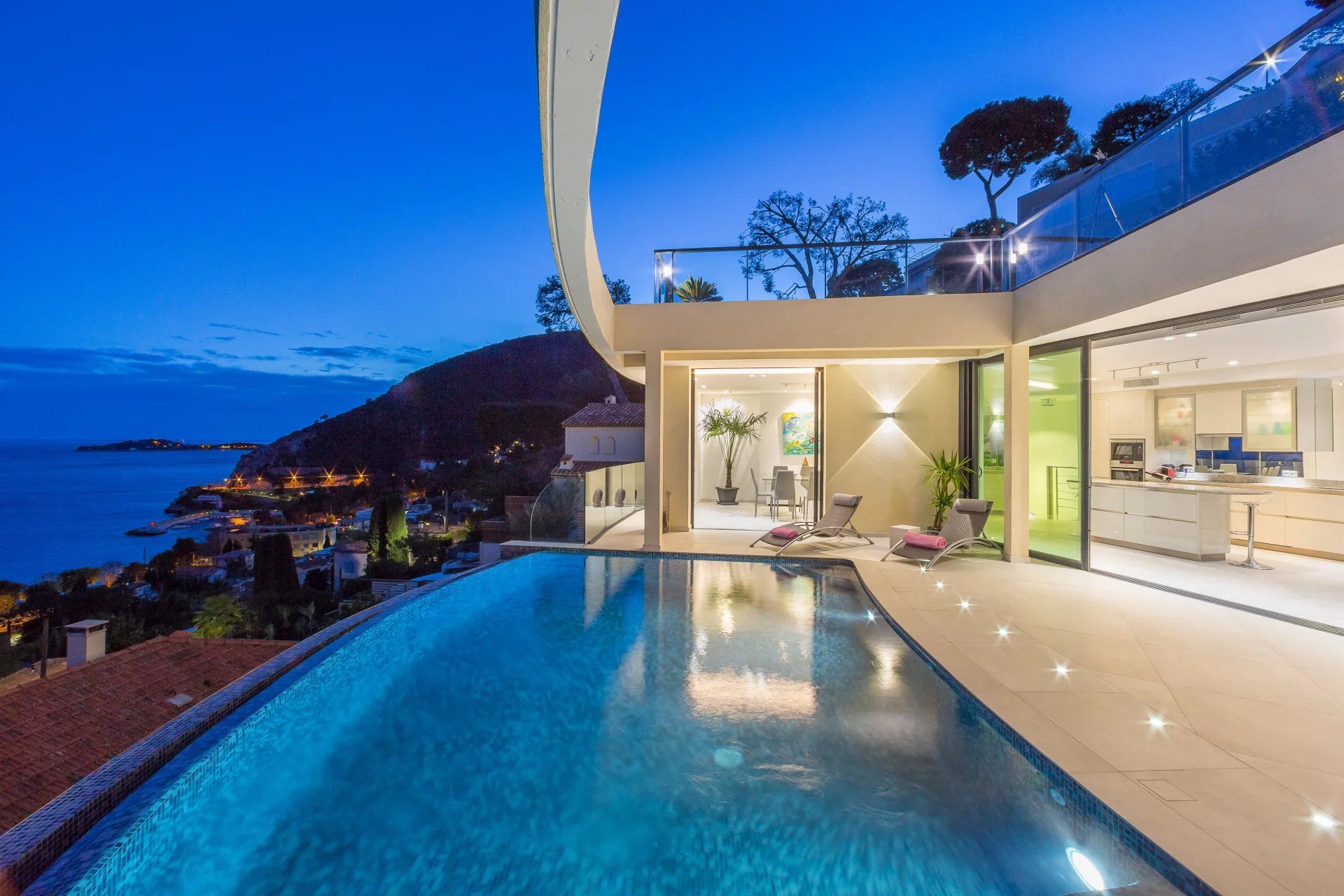villa 6 Pièces en location saisonnière sur Èze (06360)