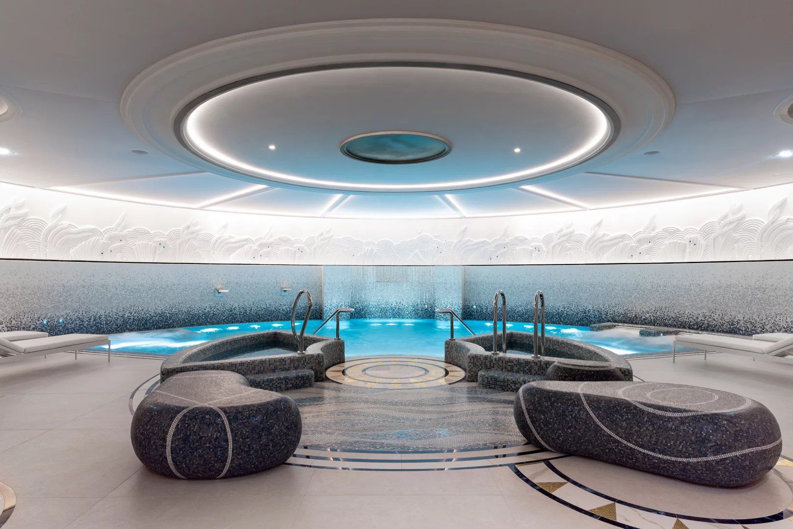 apartment 4 Rooms for sale on Antibes (06160)