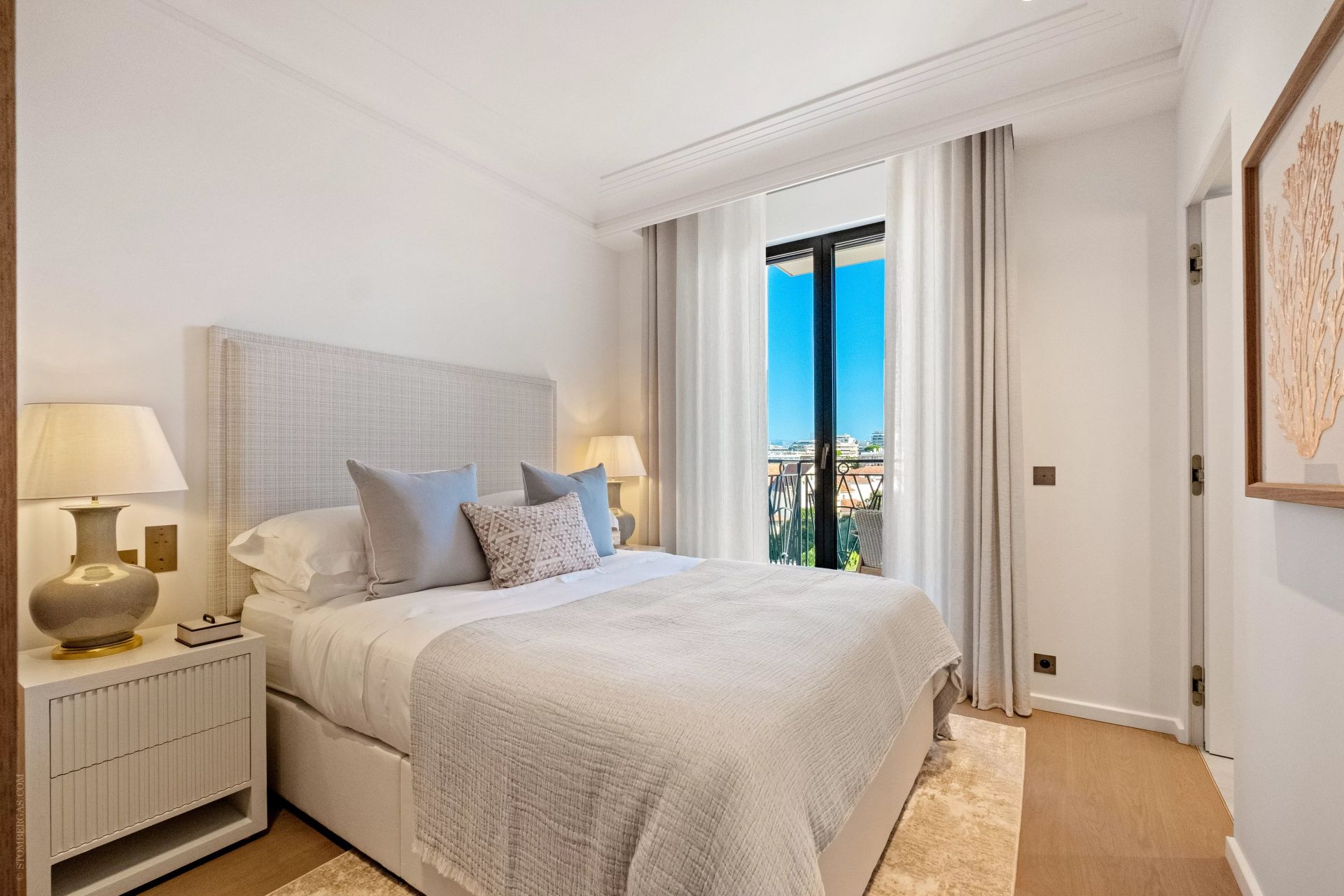 apartment 5 Rooms for sale on Antibes (06160)