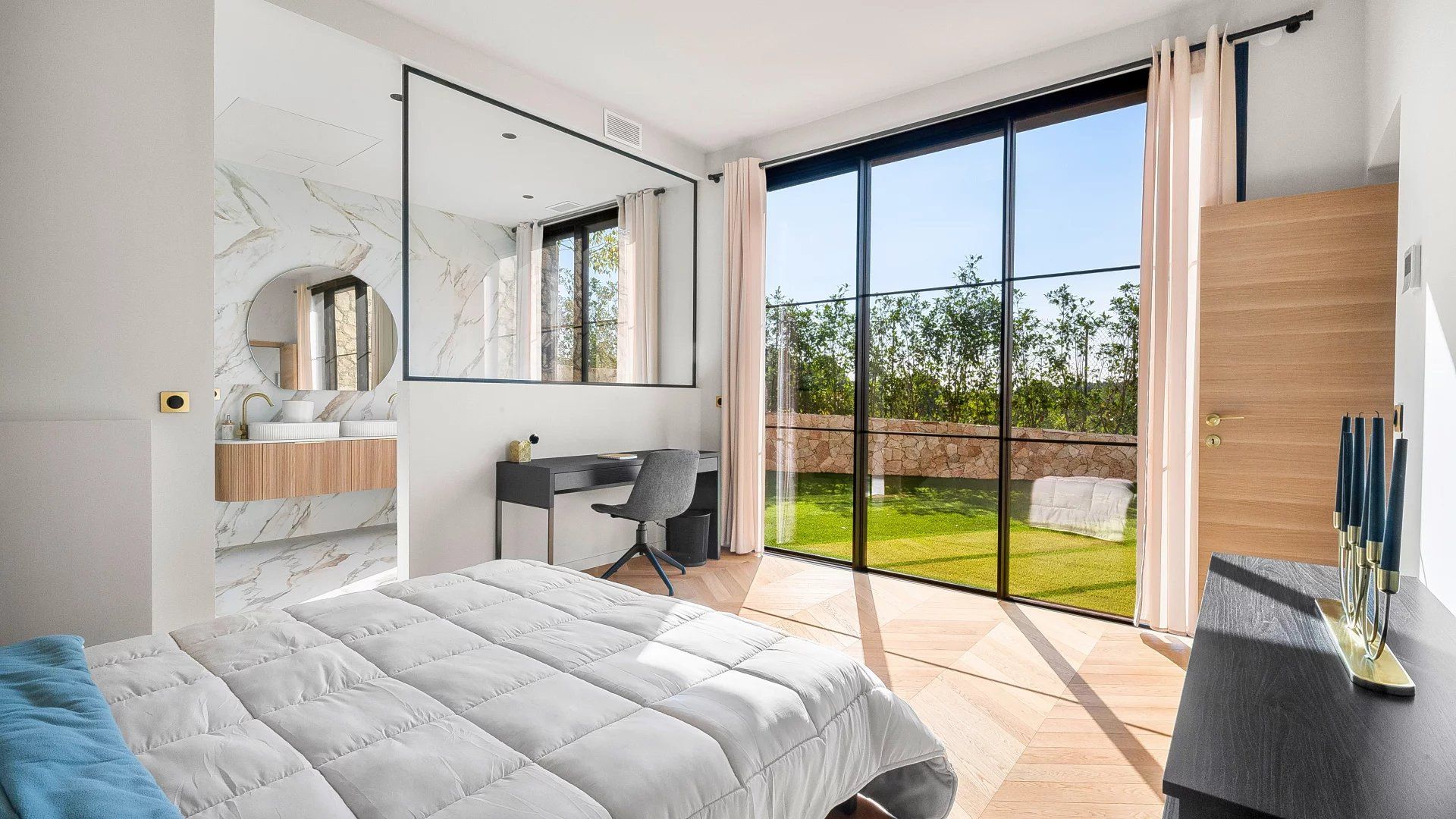 villa 7 Rooms for sale on Valbonne (06560)