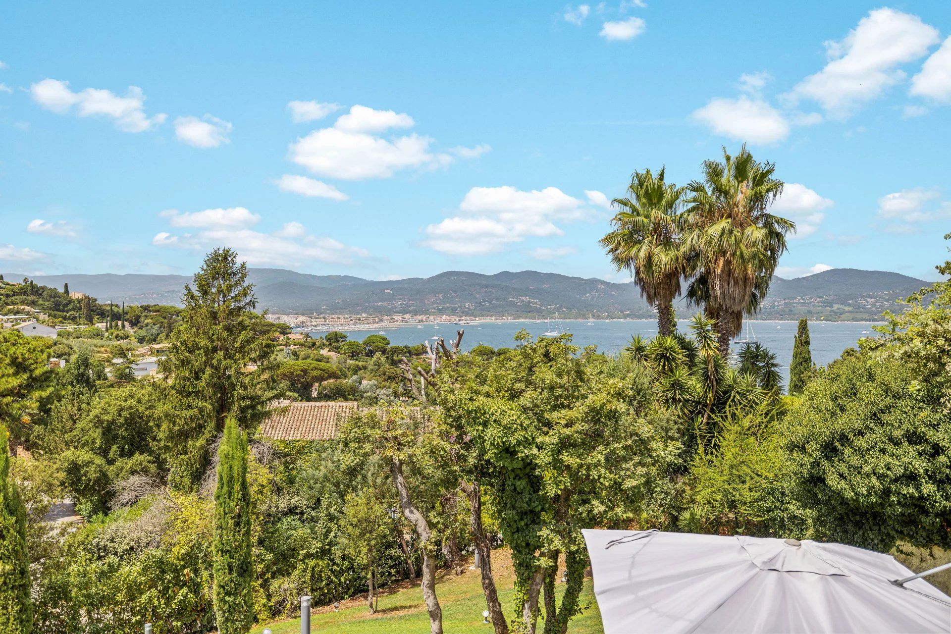 villa 6 Pièces en location saisonnière sur Gassin (83580)