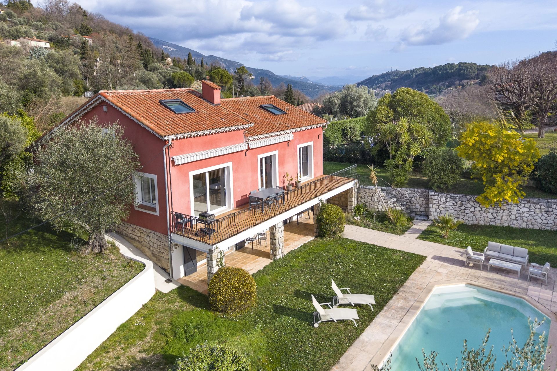Vente Maison Châteauneuf-Grasse 6&nbsp;Pièces 138&nbsp;m²