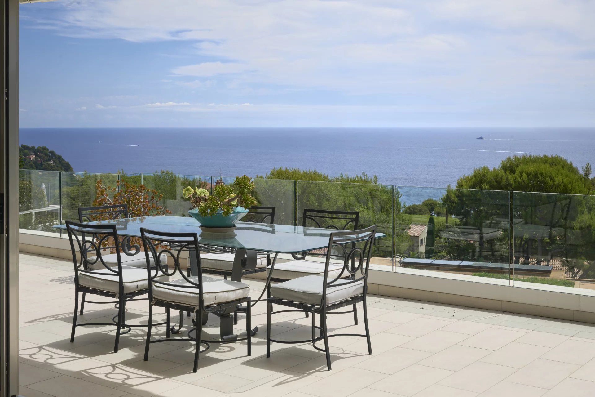 villa 12 Rooms for sale on Saint-Jean-Cap-Ferrat (06230)