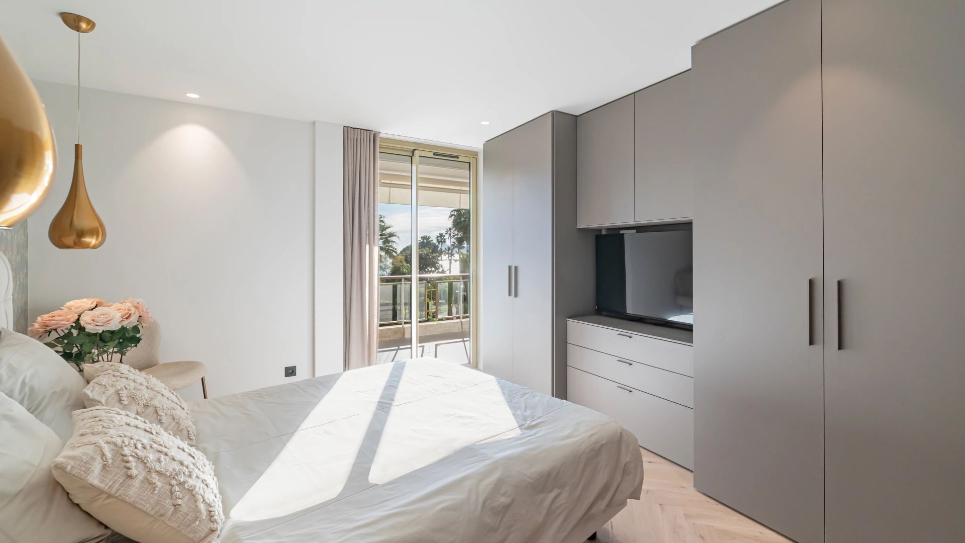 apartment 3 Rooms for sale on Cannes (06400)