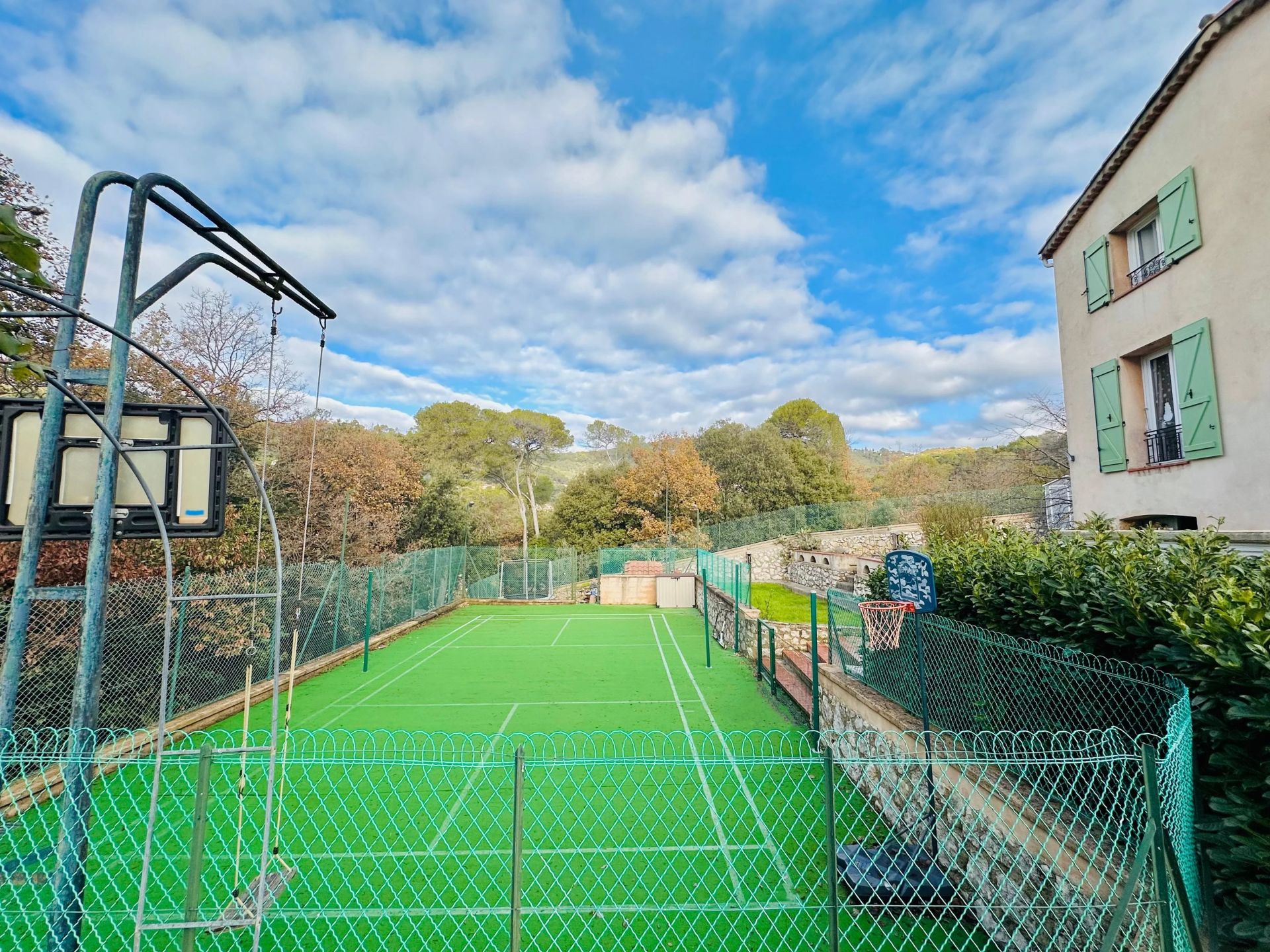 villa 7 Rooms for sale on La Turbie (06320)