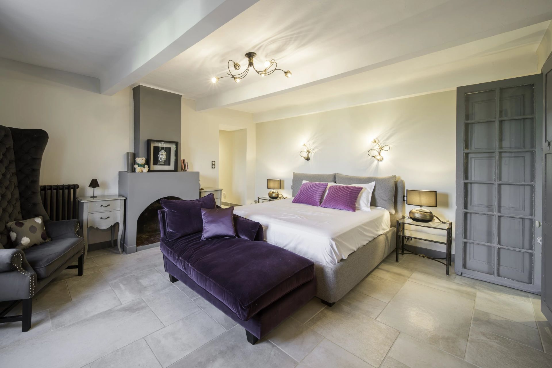 villa 8 Rooms for seasonal rent on Antibes (06600)