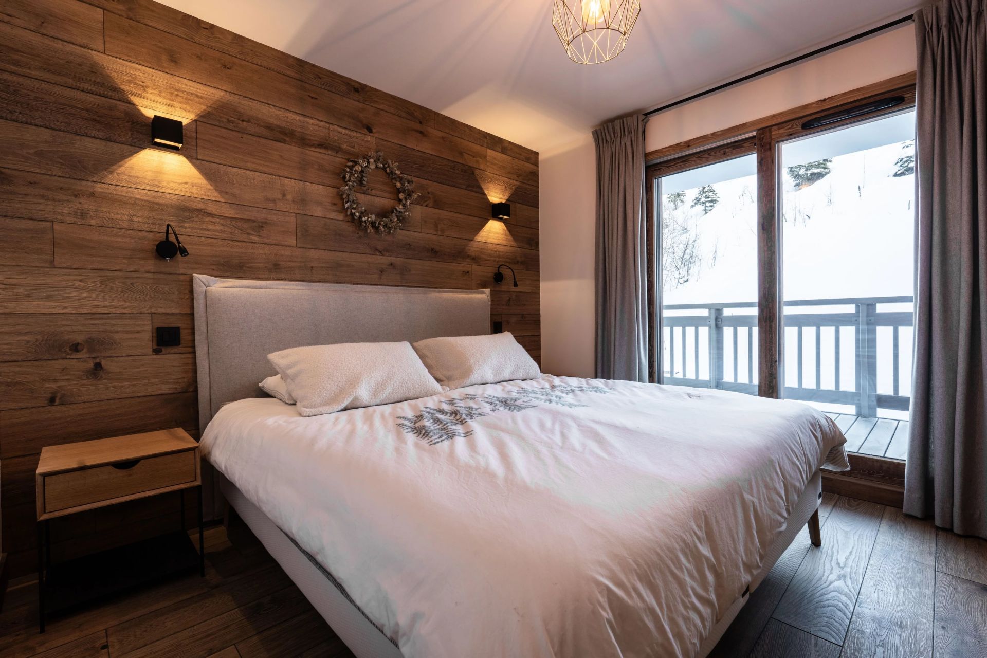 apartment 4 Rooms for sale on Courchevel (73120)