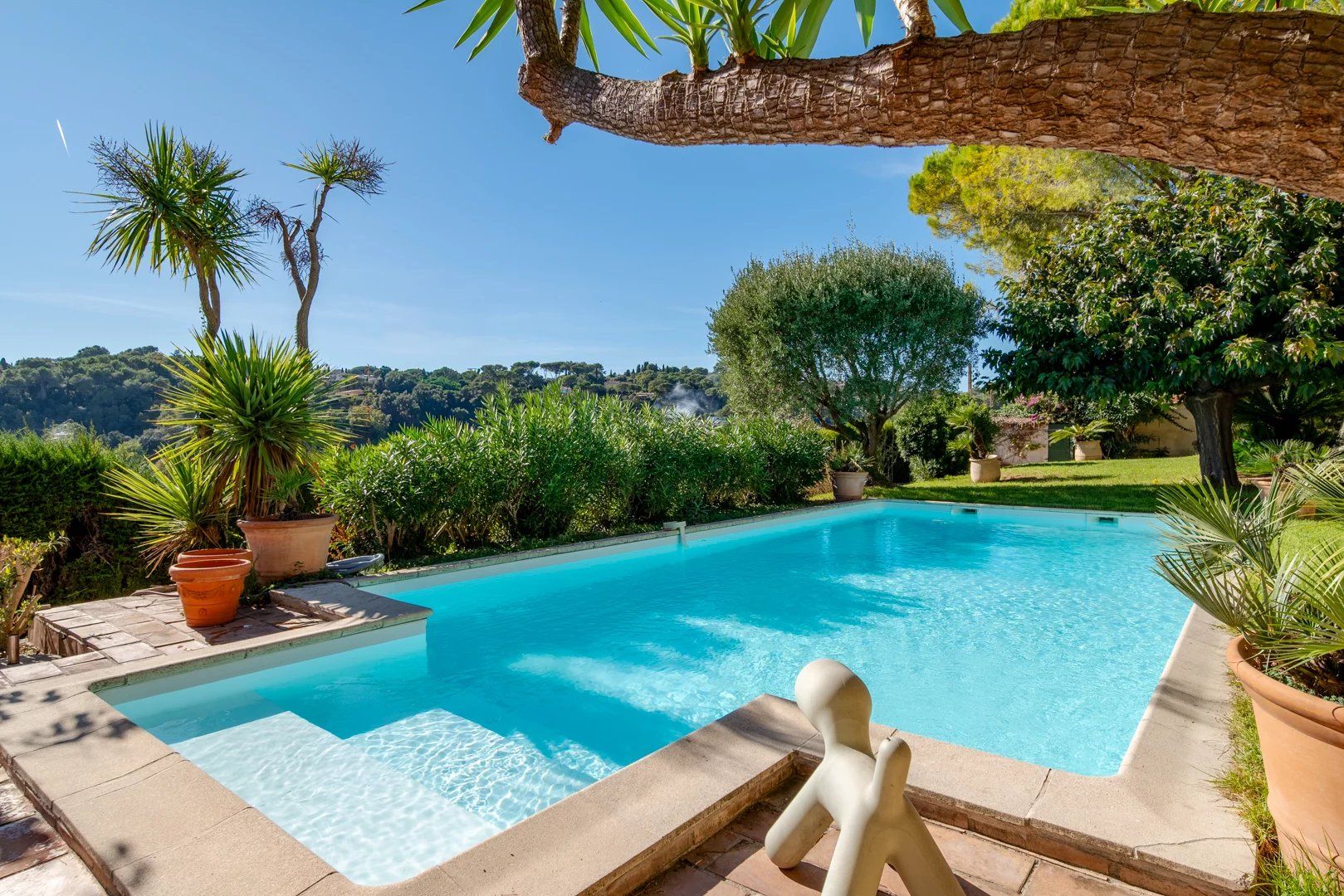 house 5 Rooms for sale on Biot (06410)