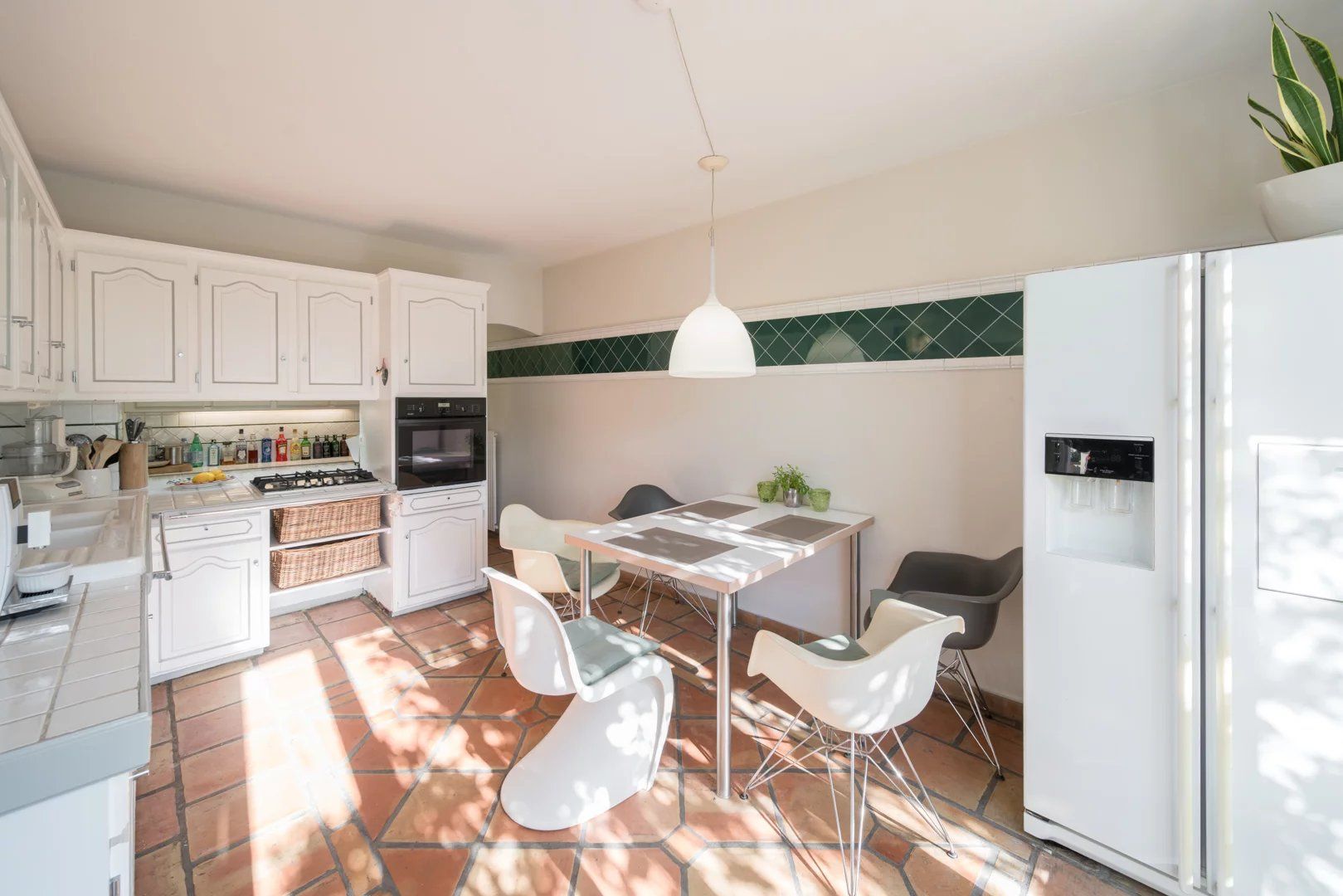 house 5 Rooms for sale on Biot (06410)