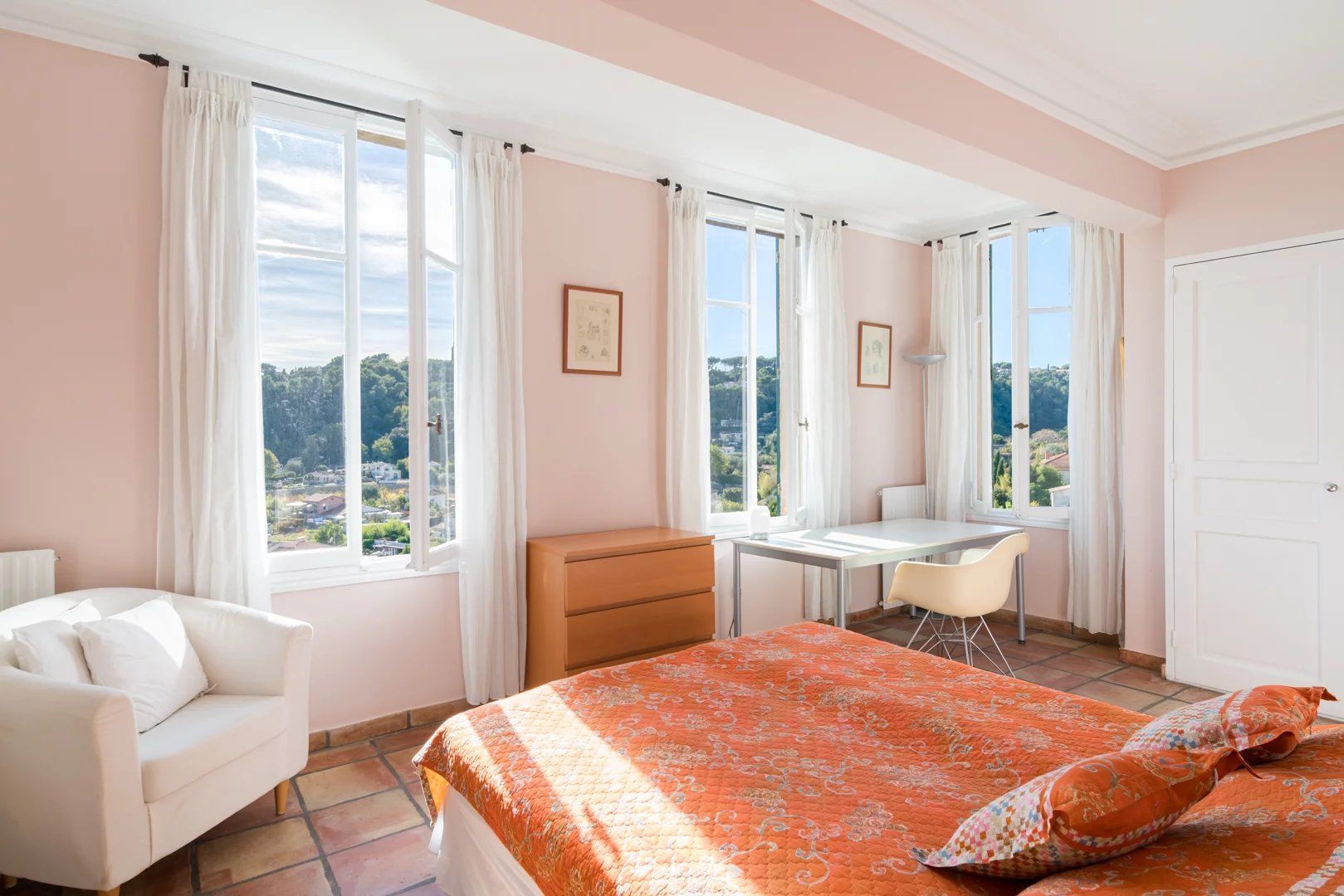 house 5 Rooms for sale on Biot (06410)