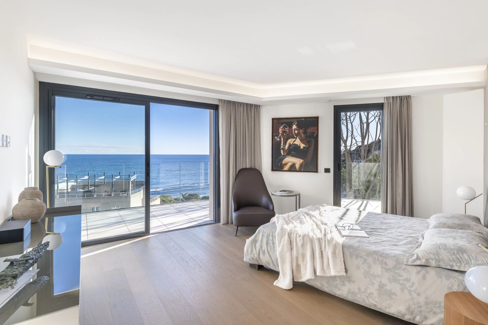 building for sale on Cap-d'Ail (06320)