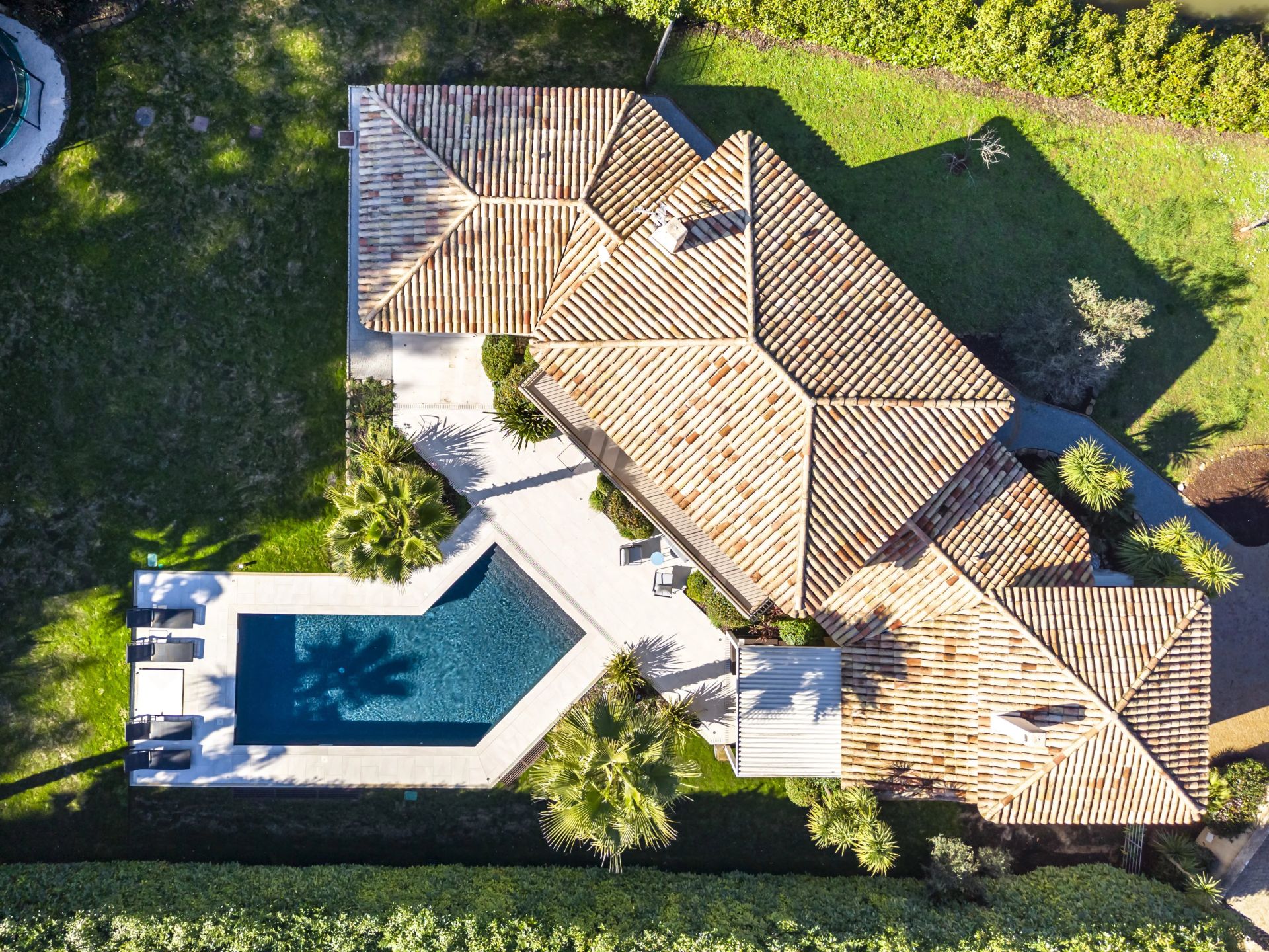 villa 6 Rooms for rent on Mougins (06250)