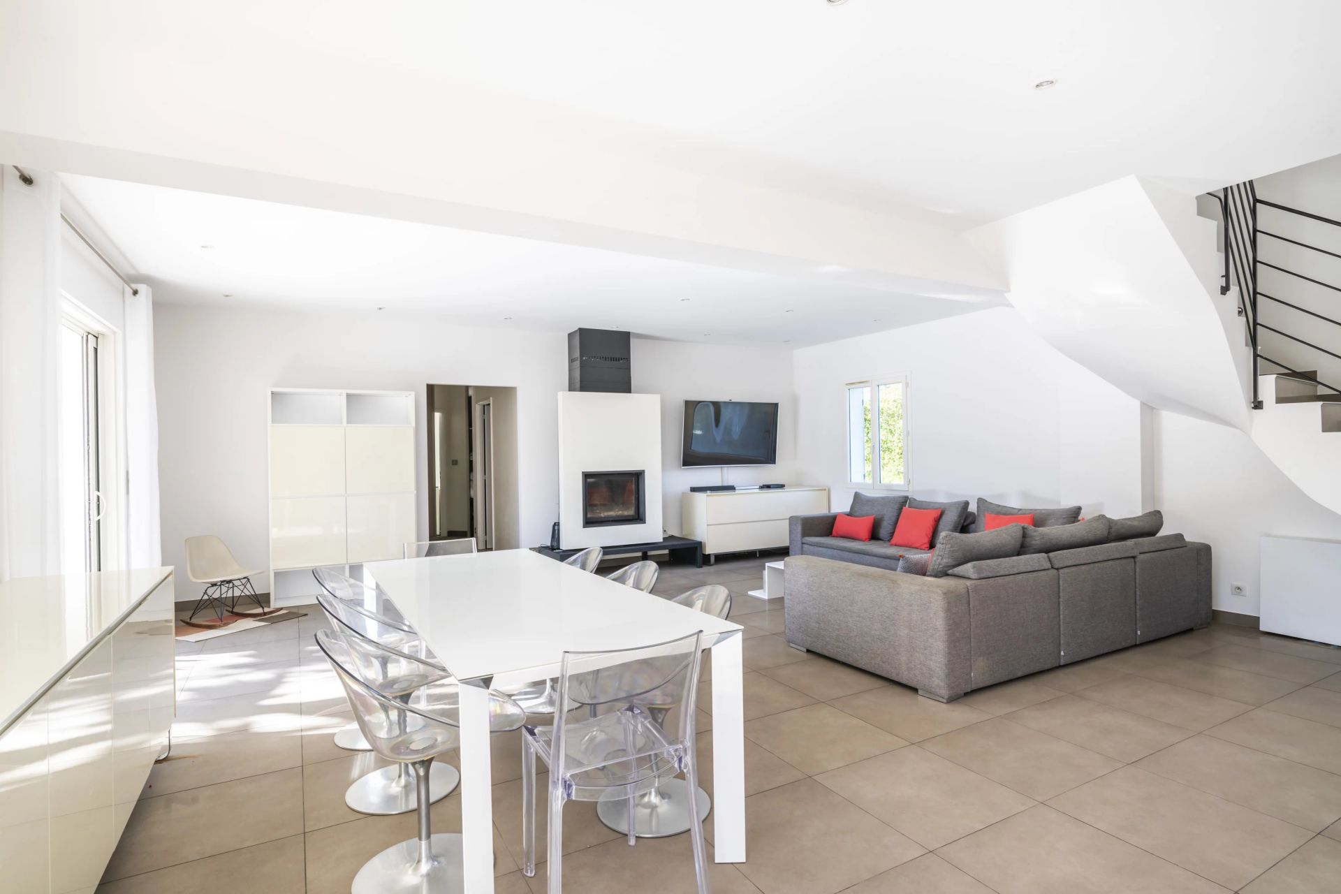 villa 6 Rooms for rent on Mougins (06250)