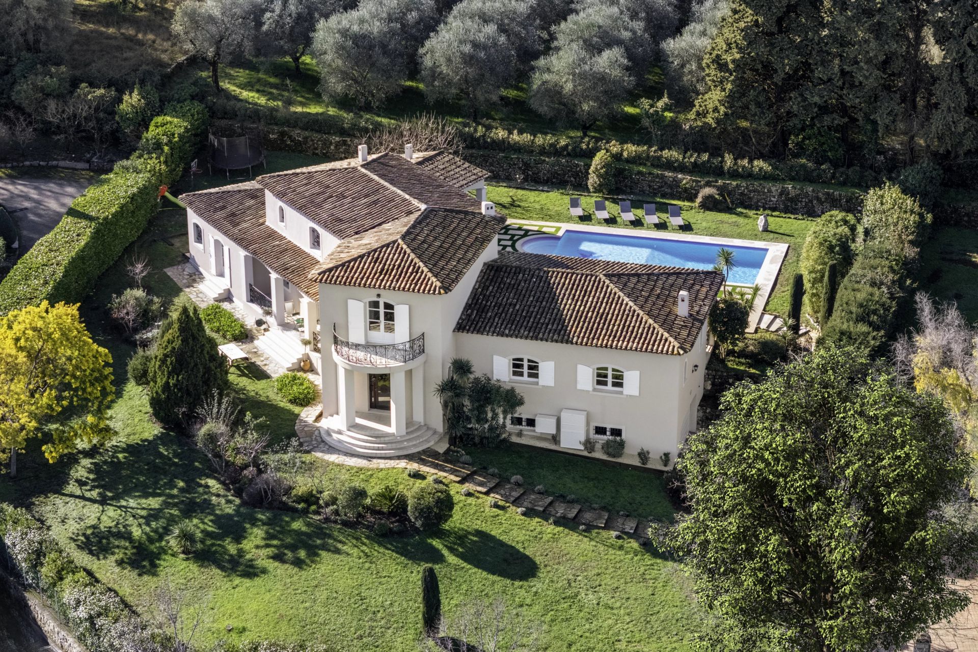 villa 9 Rooms for sale on Valbonne (06560)