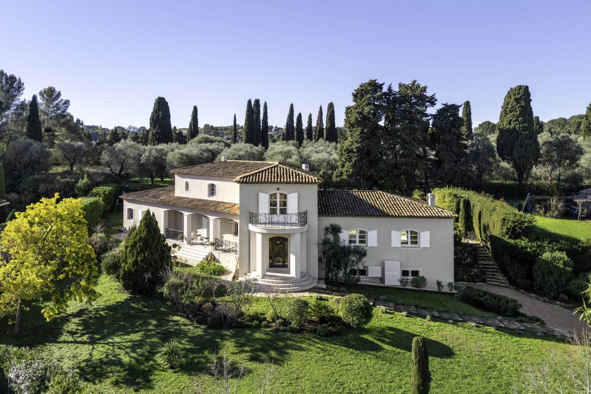 villa 9 Rooms for sale on Valbonne (06560)