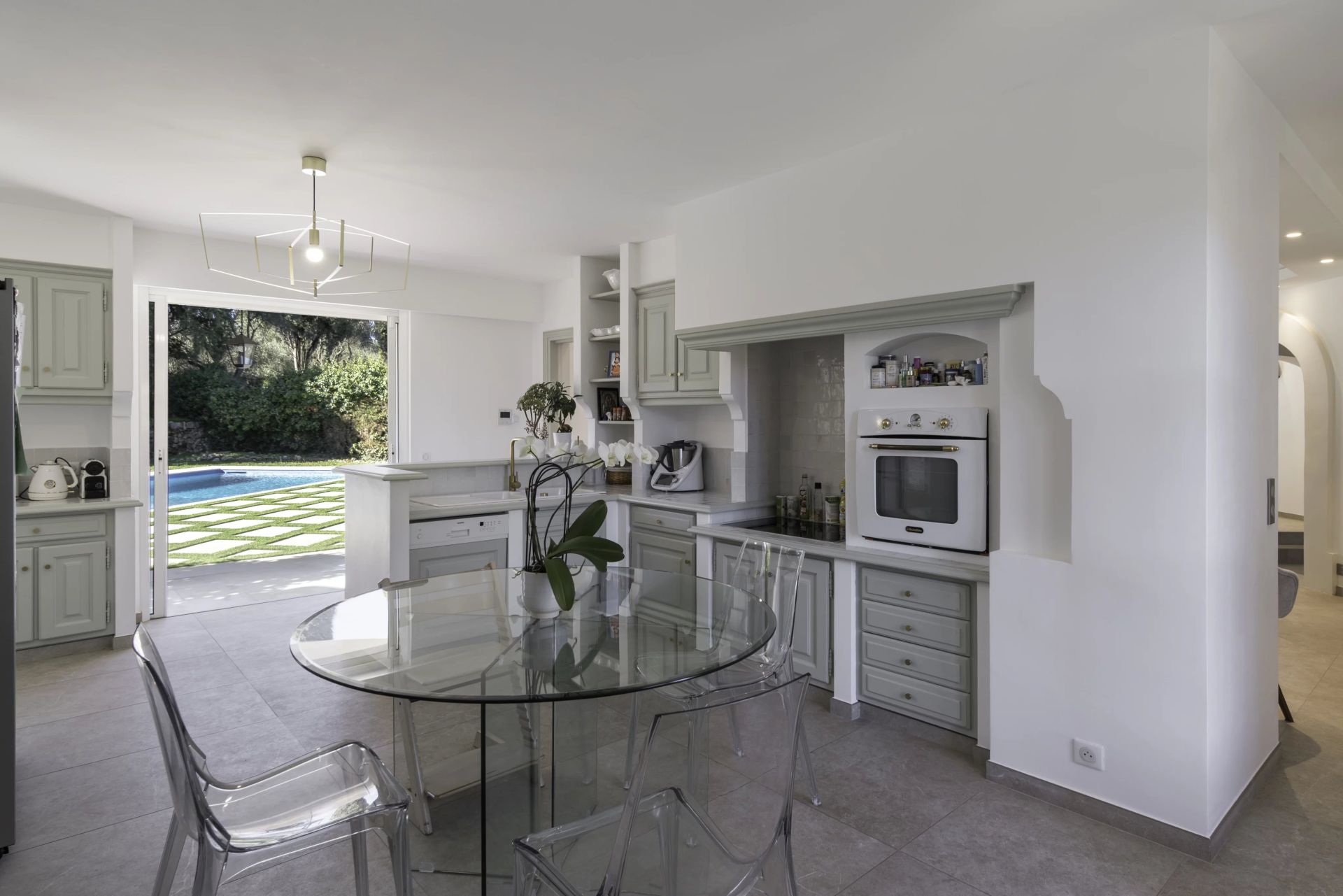 villa 9 Rooms for sale on Valbonne (06560)