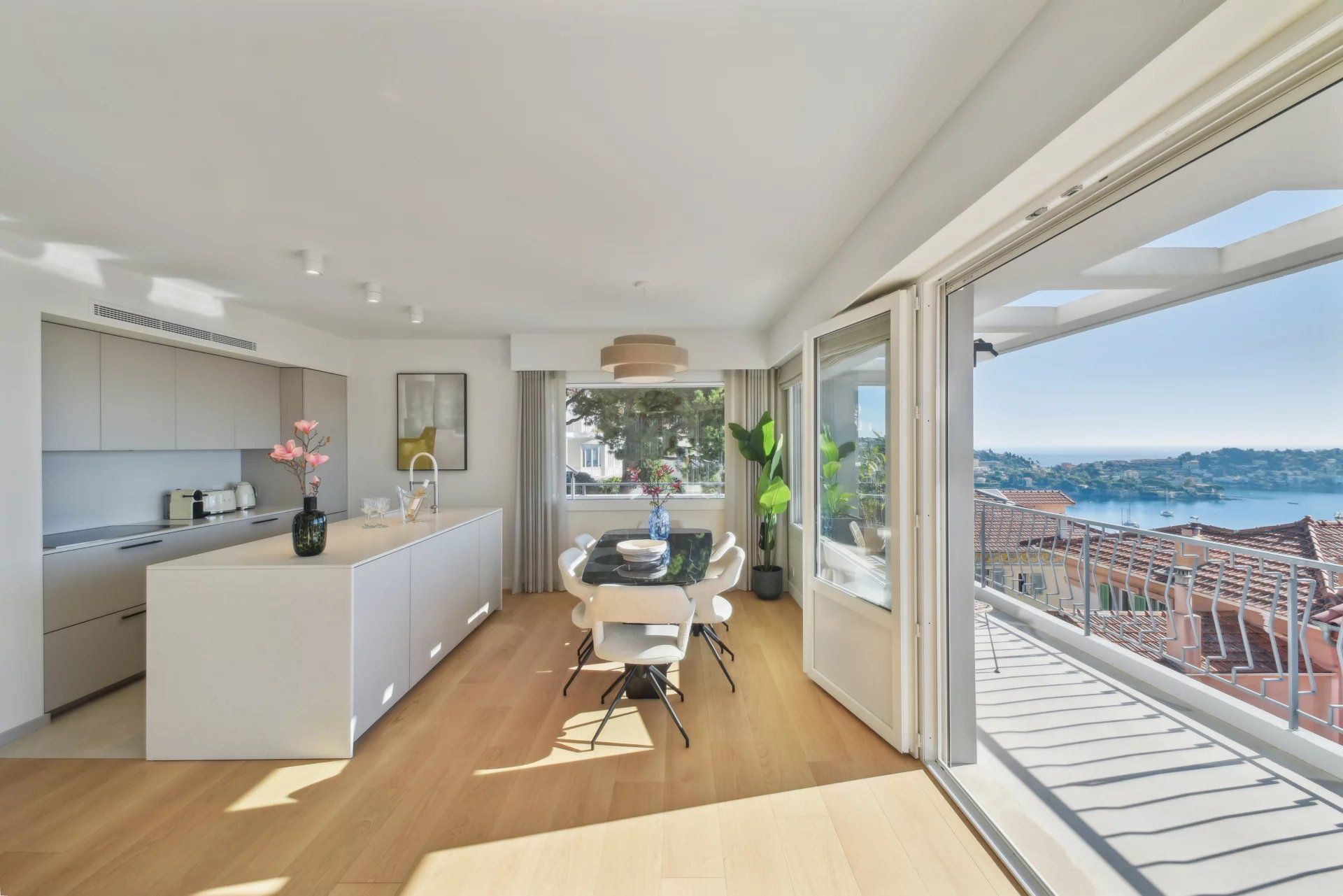 apartment 4 Rooms for sale on Villefranche-sur-Mer (06230)