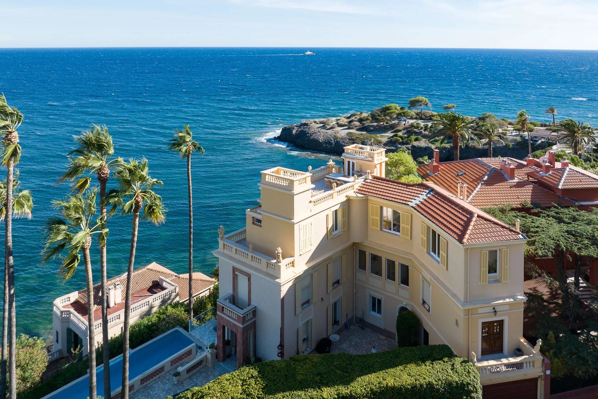 apartment 3 Rooms for sale on Cap-d'Ail (06320)