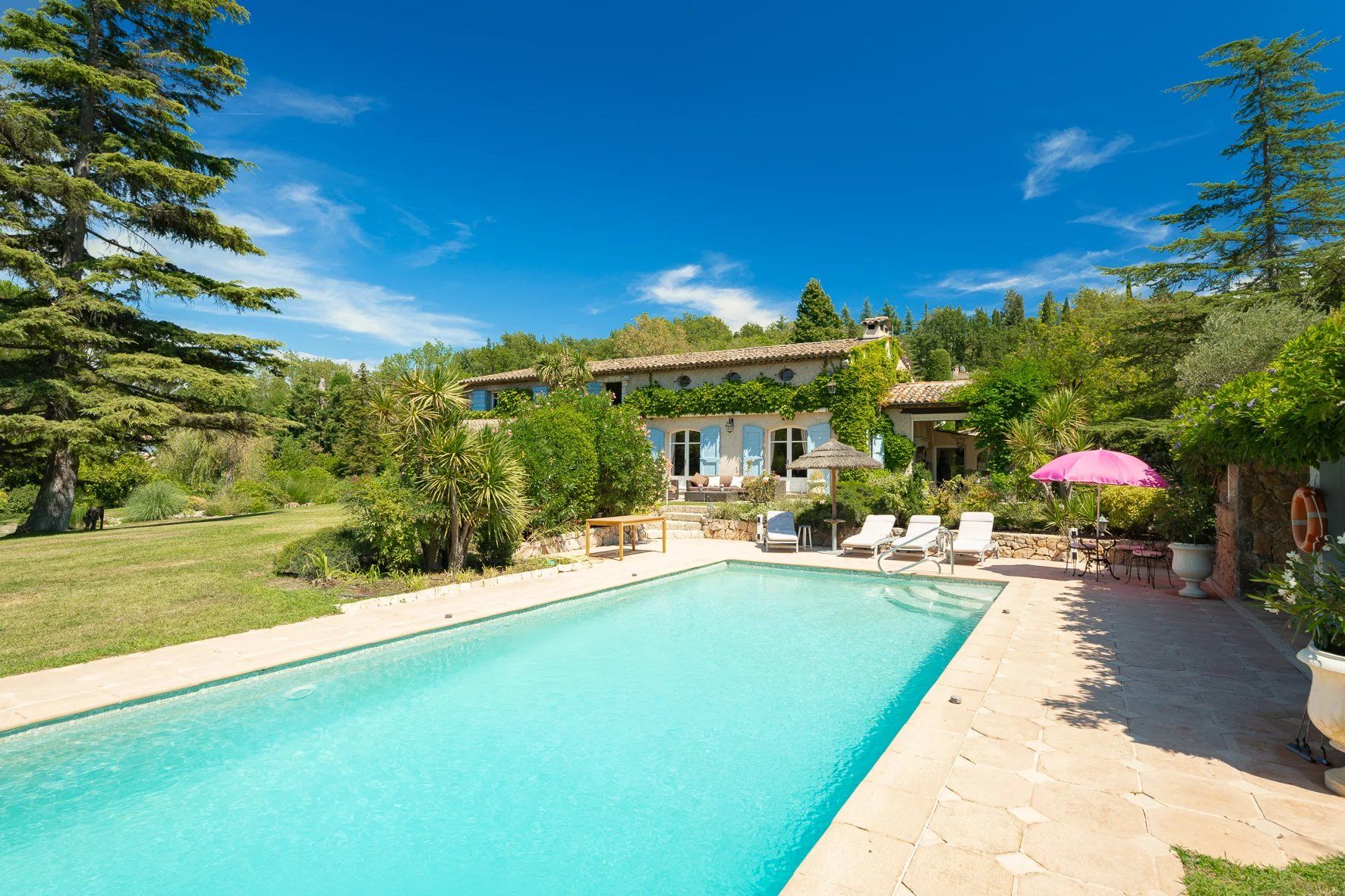 villa 11 Pièces en vente sur Châteauneuf-Grasse (06740)