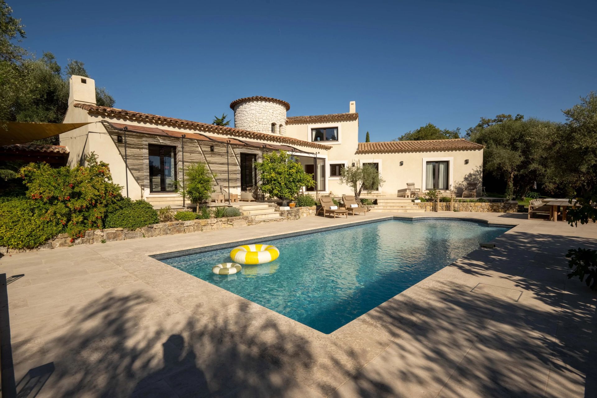 villa 15 Pièces en location saisonnière sur Opio (06650)