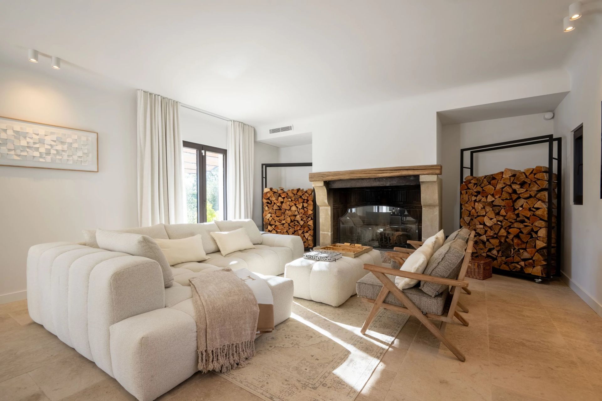 villa 15 Rooms for seasonal rent on Opio (06650)