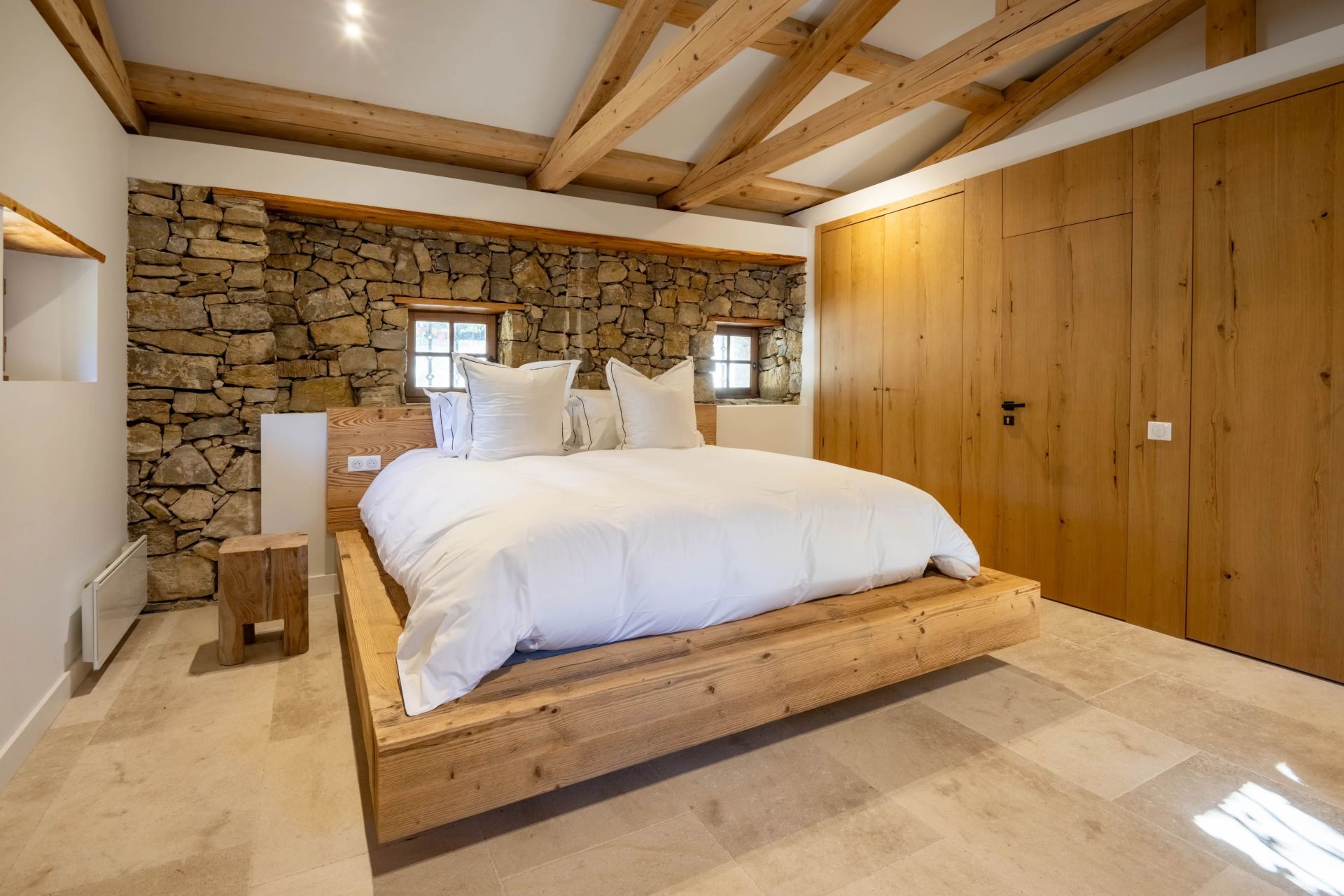 villa 15 Rooms for seasonal rent on Opio (06650)