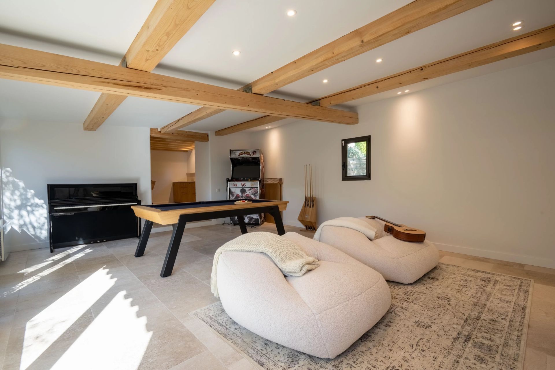 villa 15 Rooms for seasonal rent on Opio (06650)