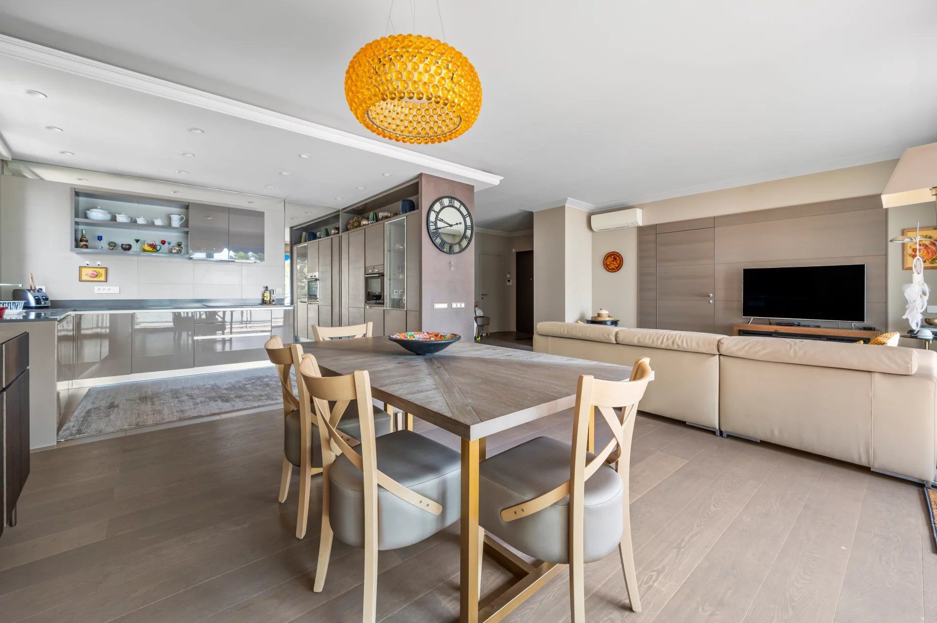 apartment 4 Rooms for sale on Nice (06300)