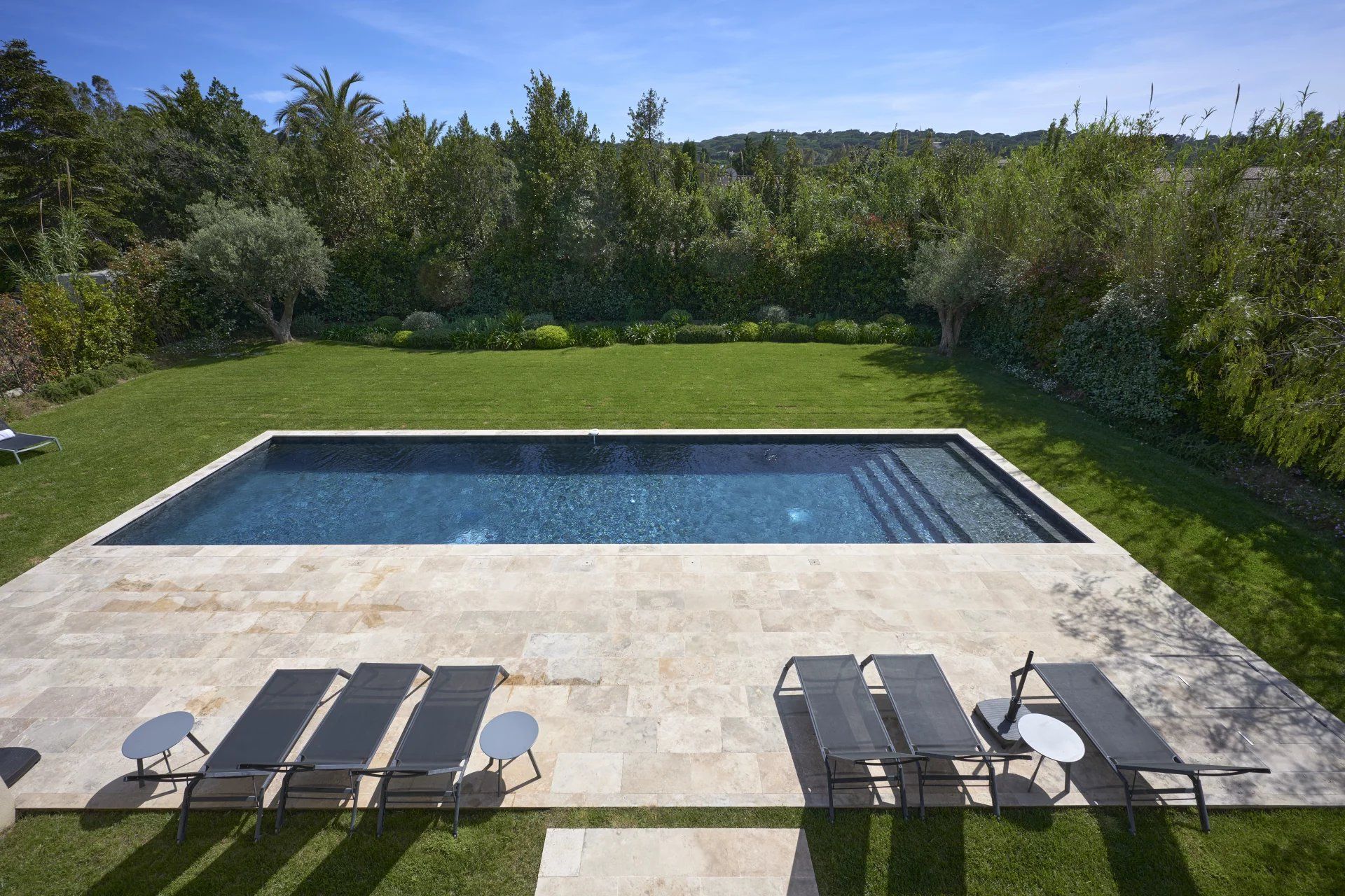 villa 6 Rooms for seasonal rent on Saint-Tropez (83990)