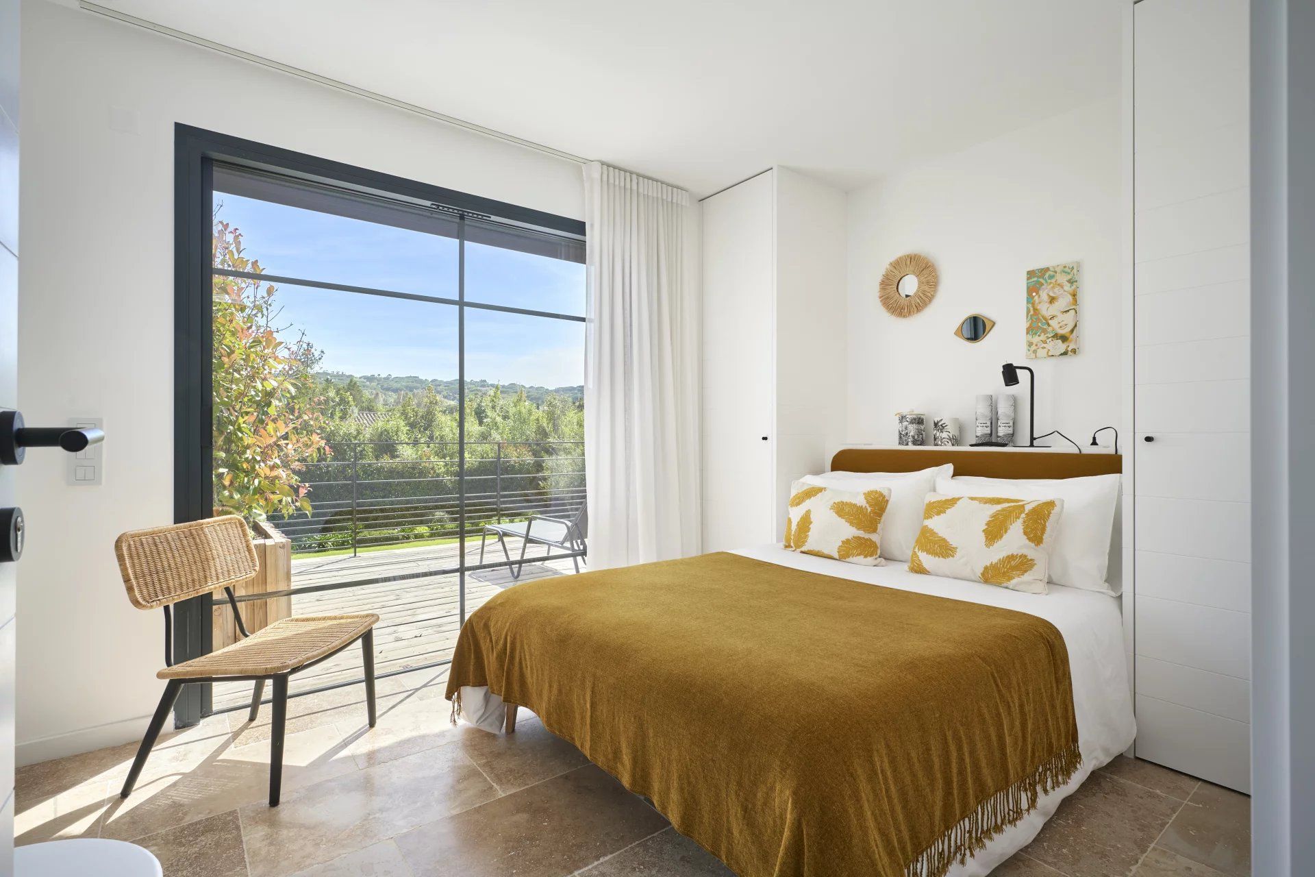 villa 6 Rooms for seasonal rent on Saint-Tropez (83990)