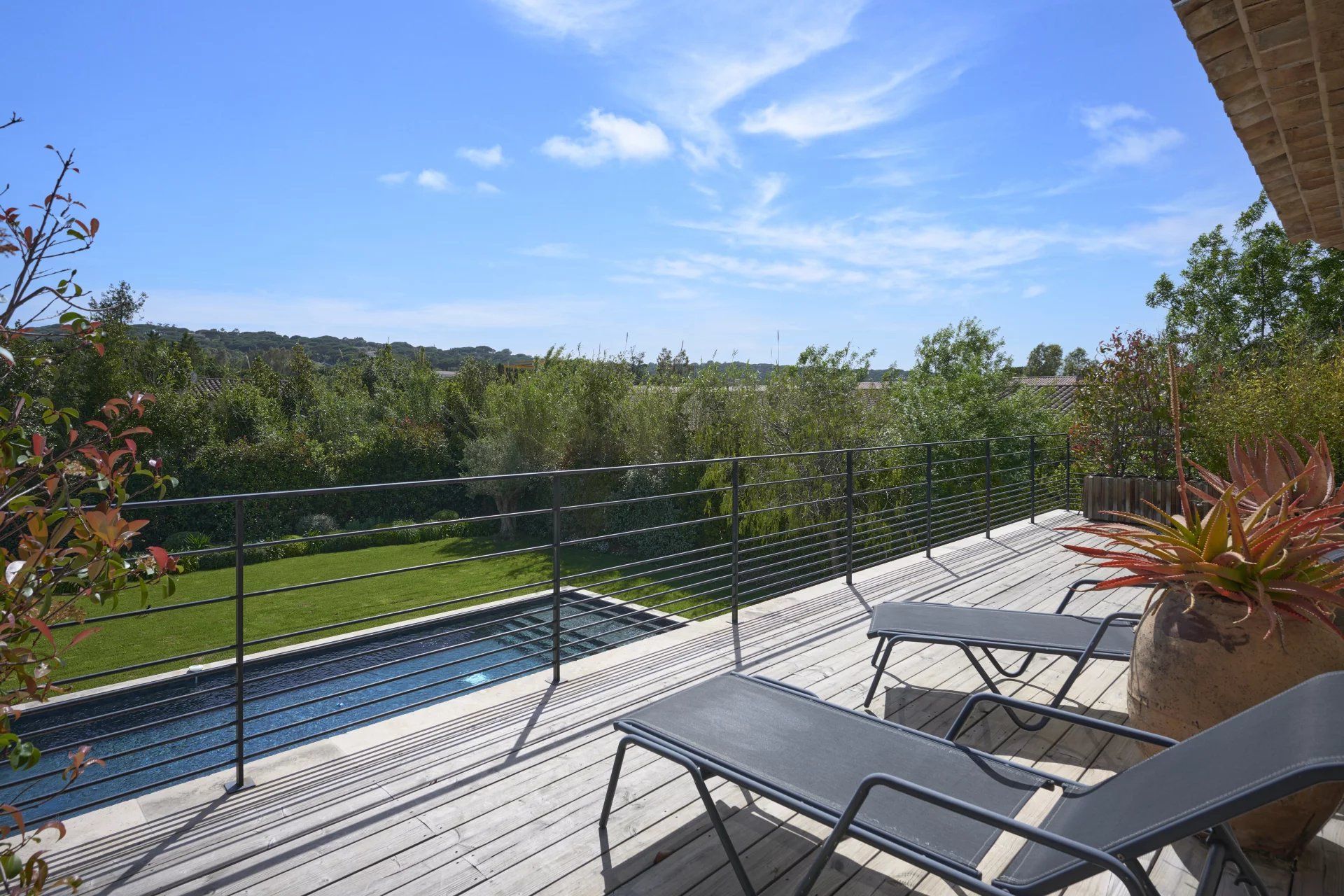 villa 6 Rooms for seasonal rent on Saint-Tropez (83990)