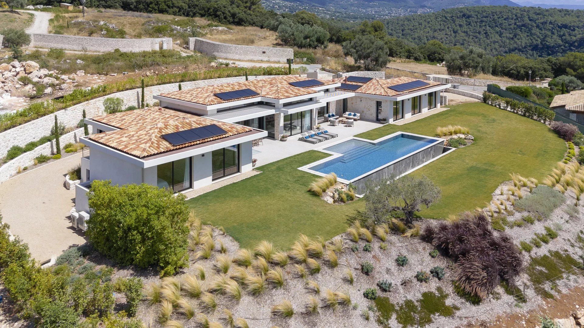 villa 7 Pièces en vente sur Roquefort-les-Pins (06330)