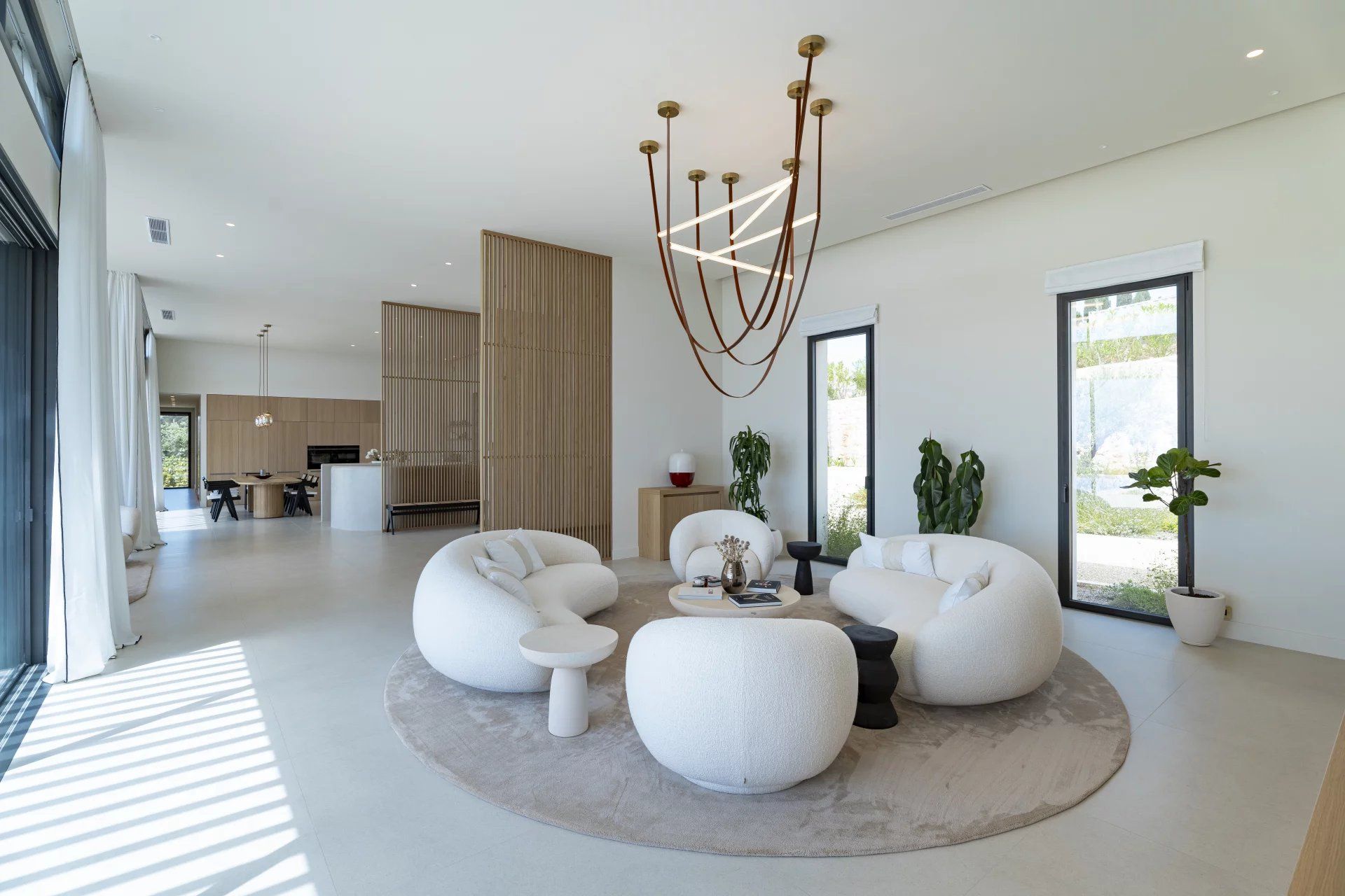 villa 7 Rooms for sale on Roquefort-les-Pins (06330)